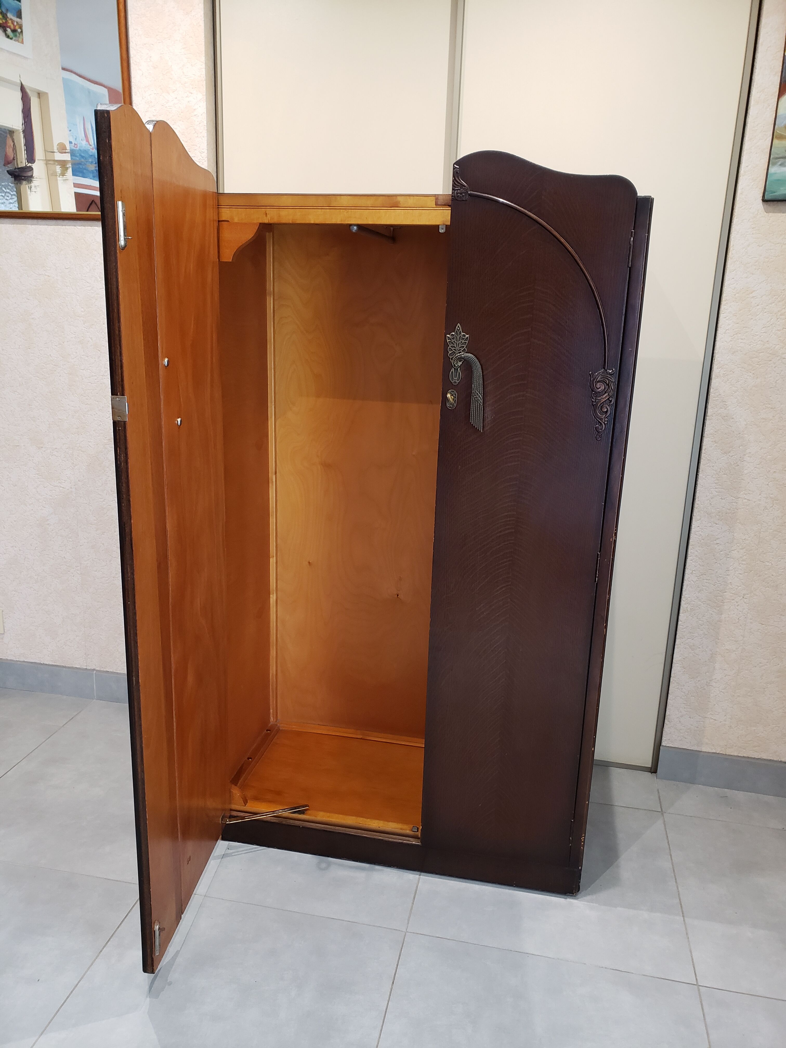 Wardrobe Art Deco English from the 40s