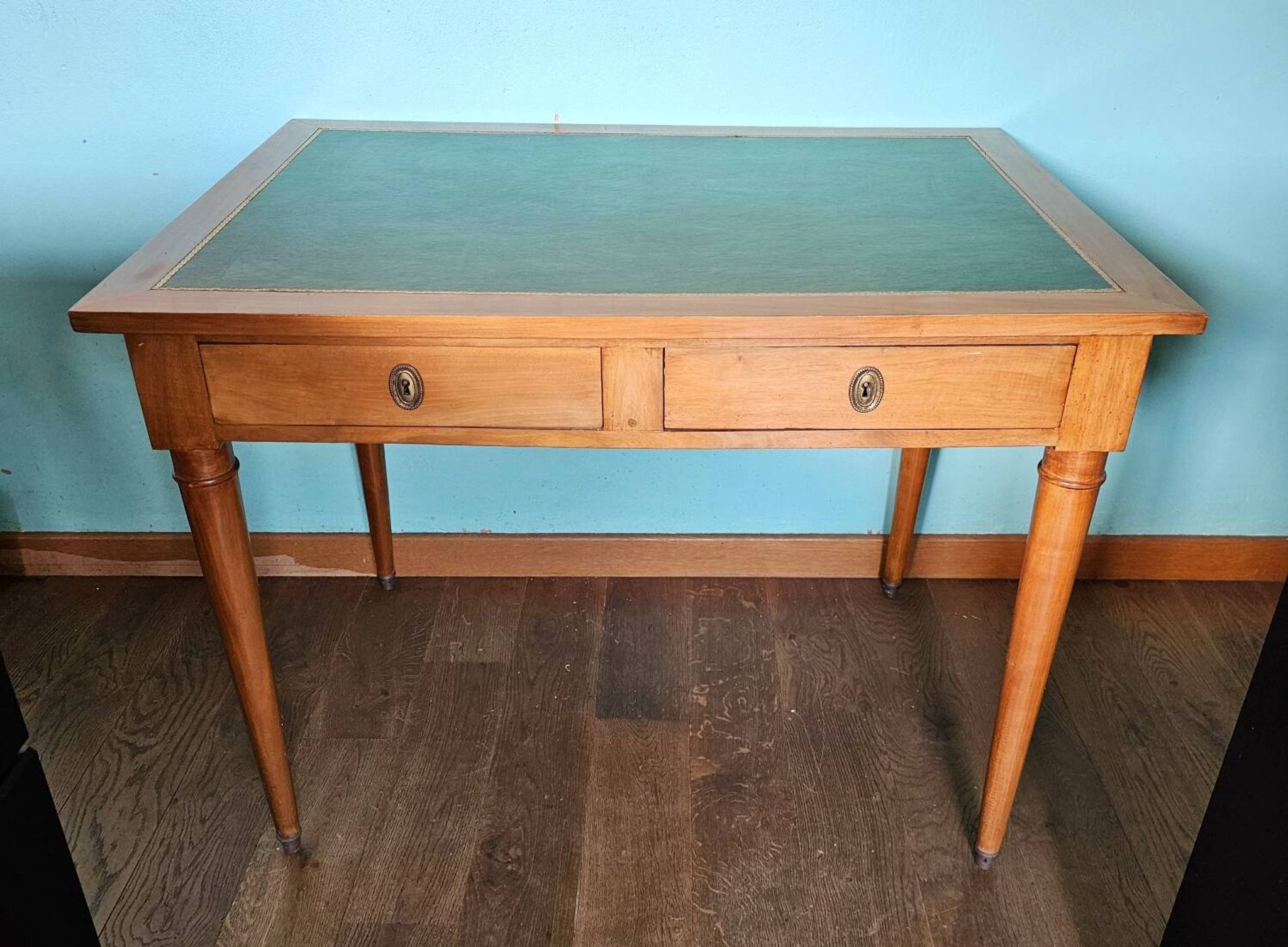Bureau de style Louis XVI
