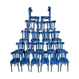 Set of 20 bistro chairs