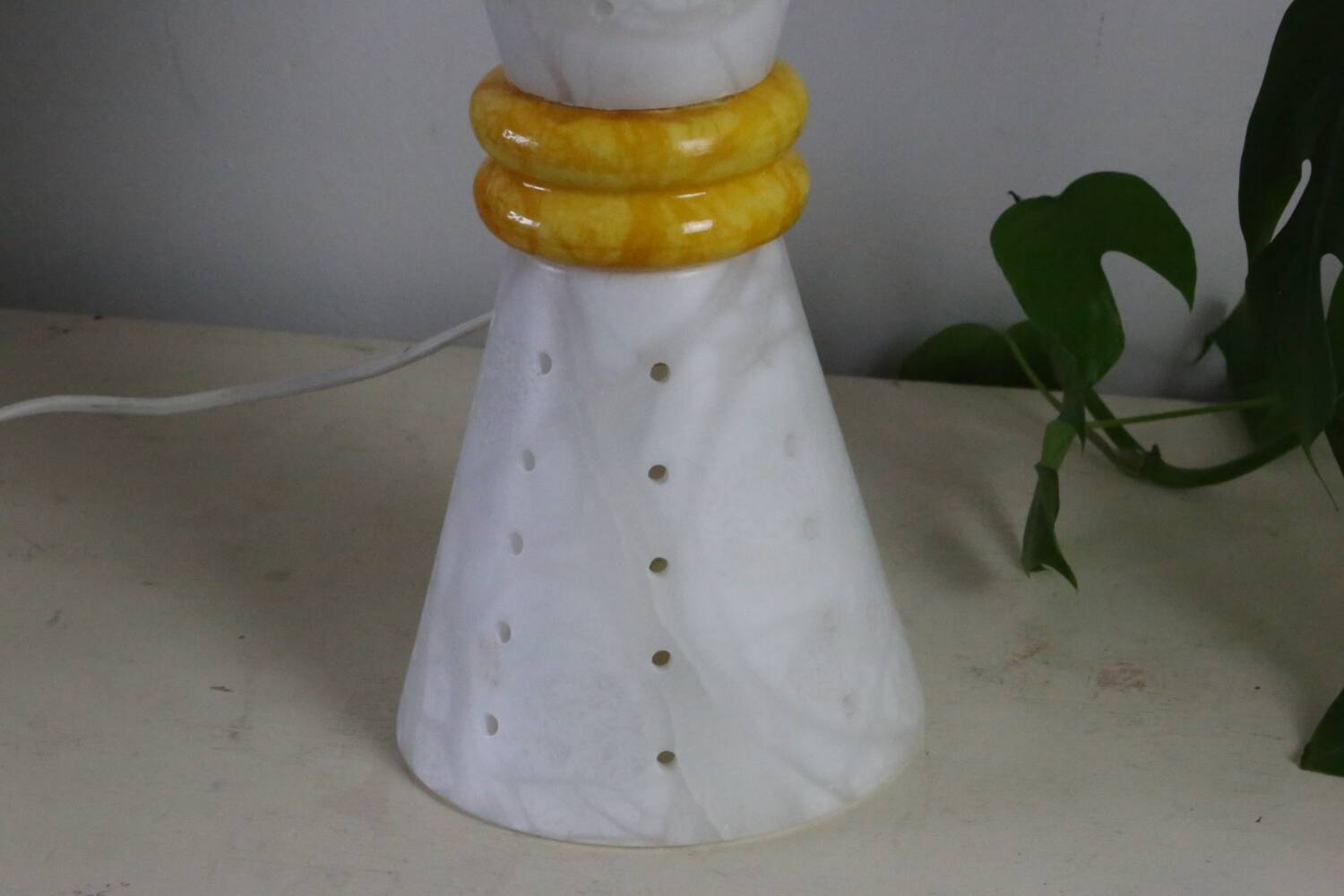 Alabaster and marble diabolo lamp