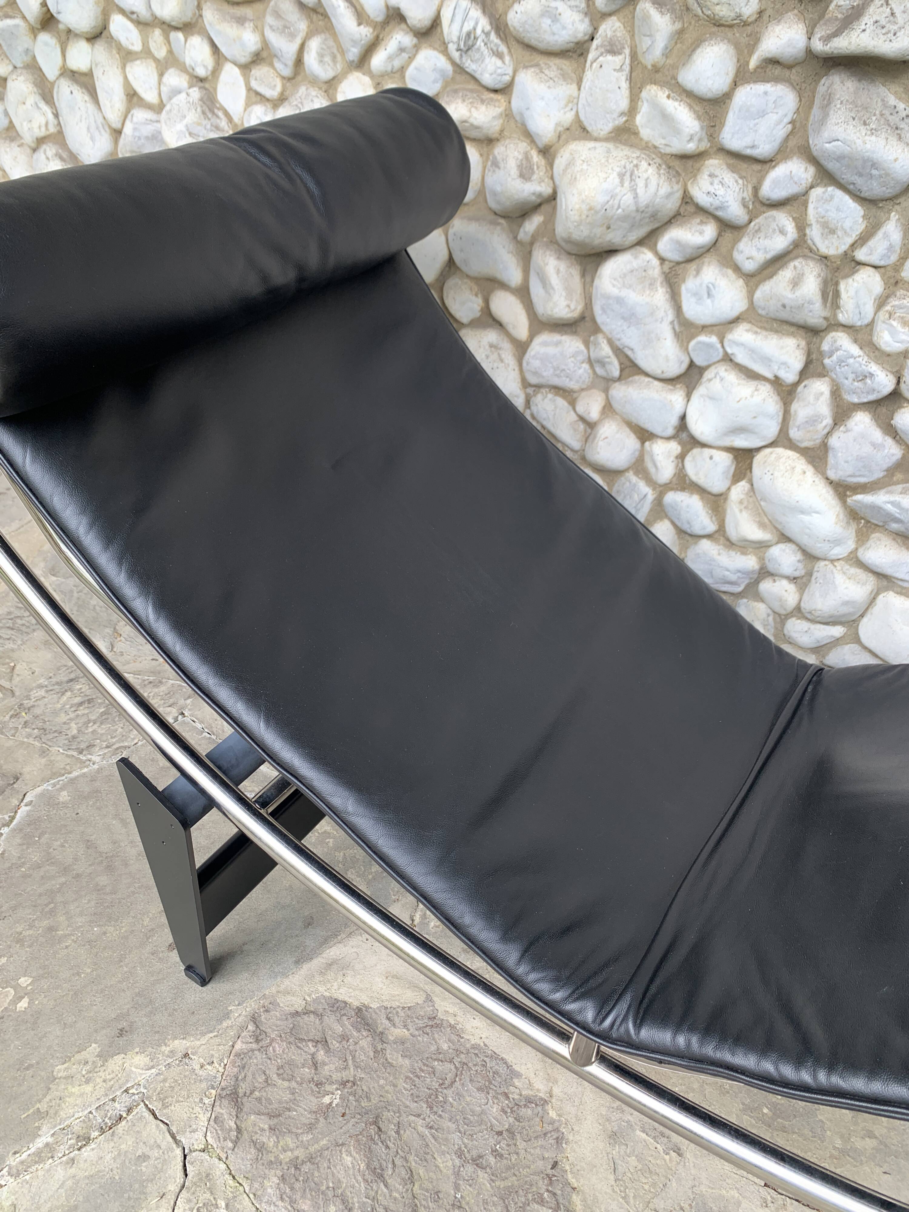 Chaise longue LC4 cassina by  Le Corbusier