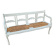 Banquette en bois avec galette en paille