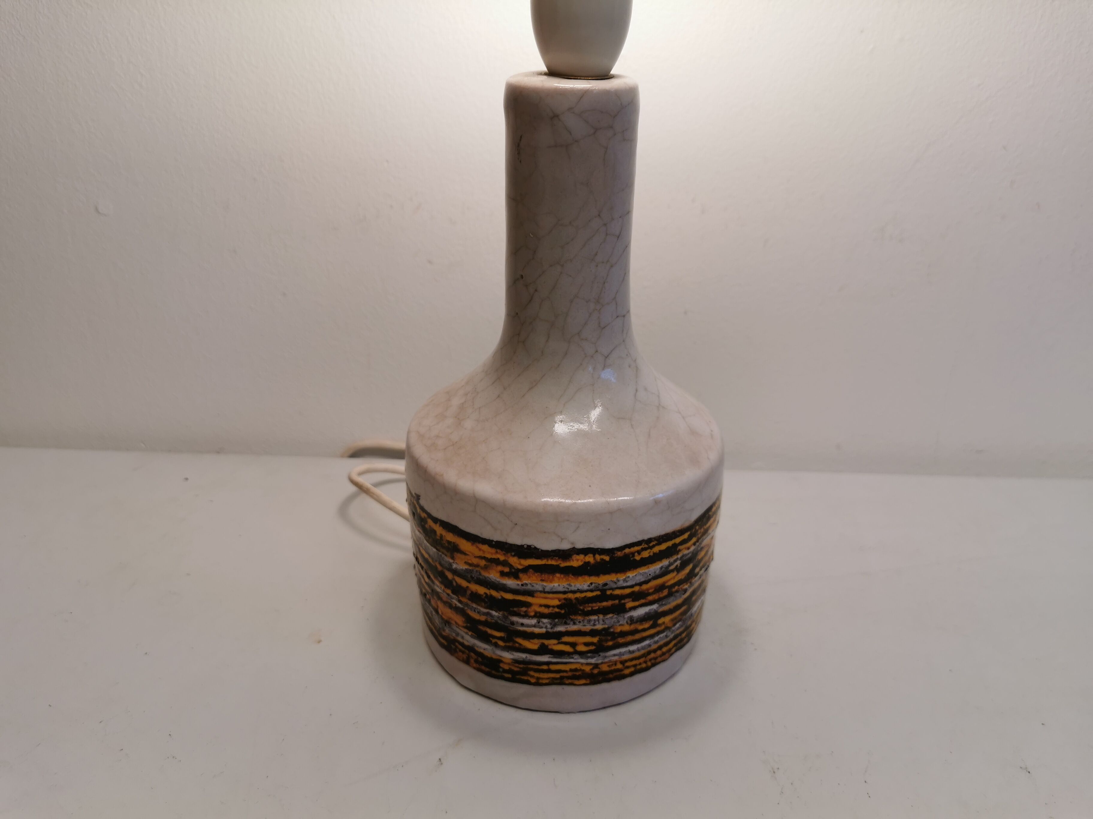 Italian table lamp in beautiful cracked glaze. estimated 1960s
