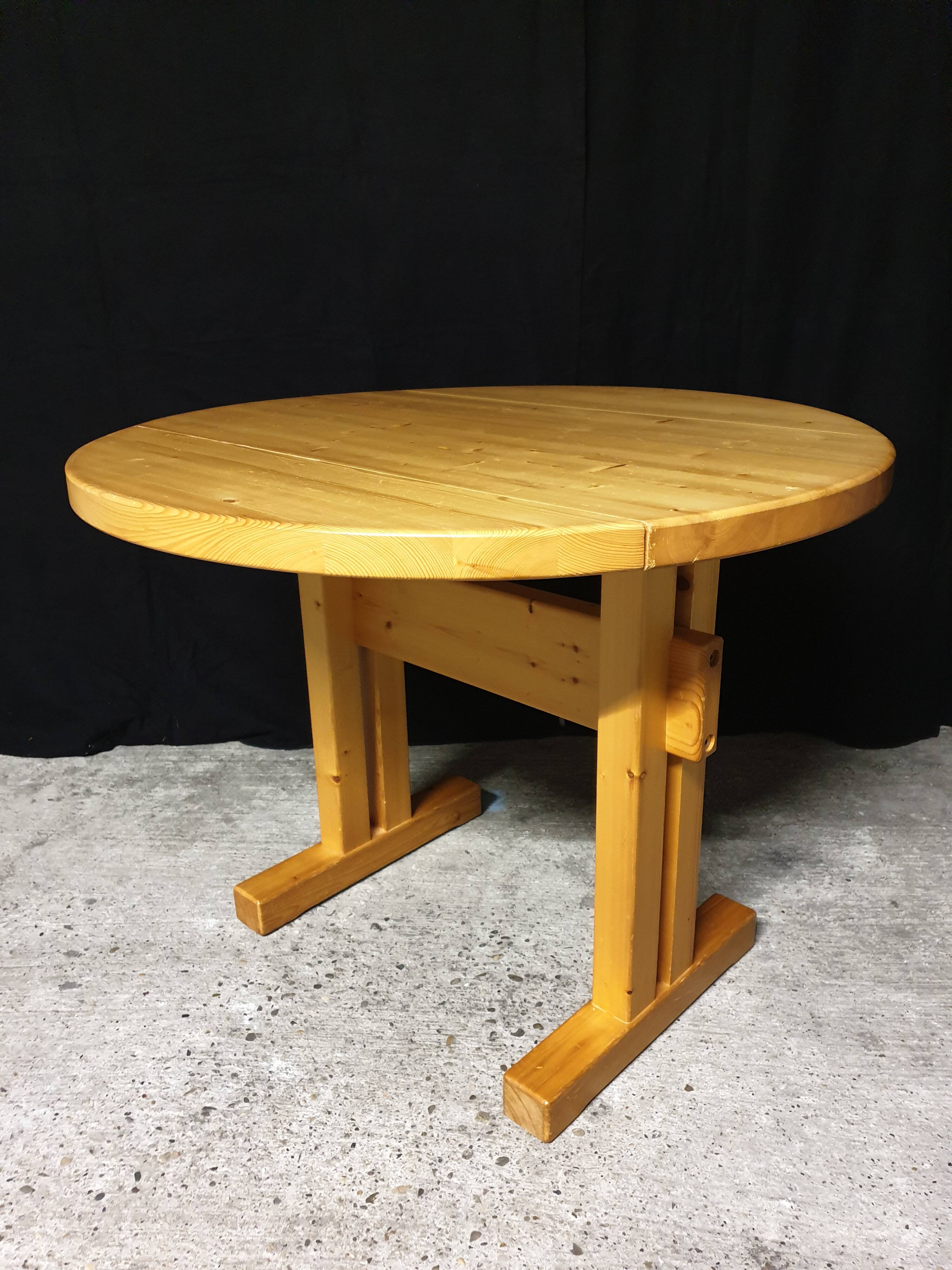 Charlotte Perriand vintage round dining table Les Arcs in pine from the years.