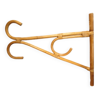 Rattan hook or gallows