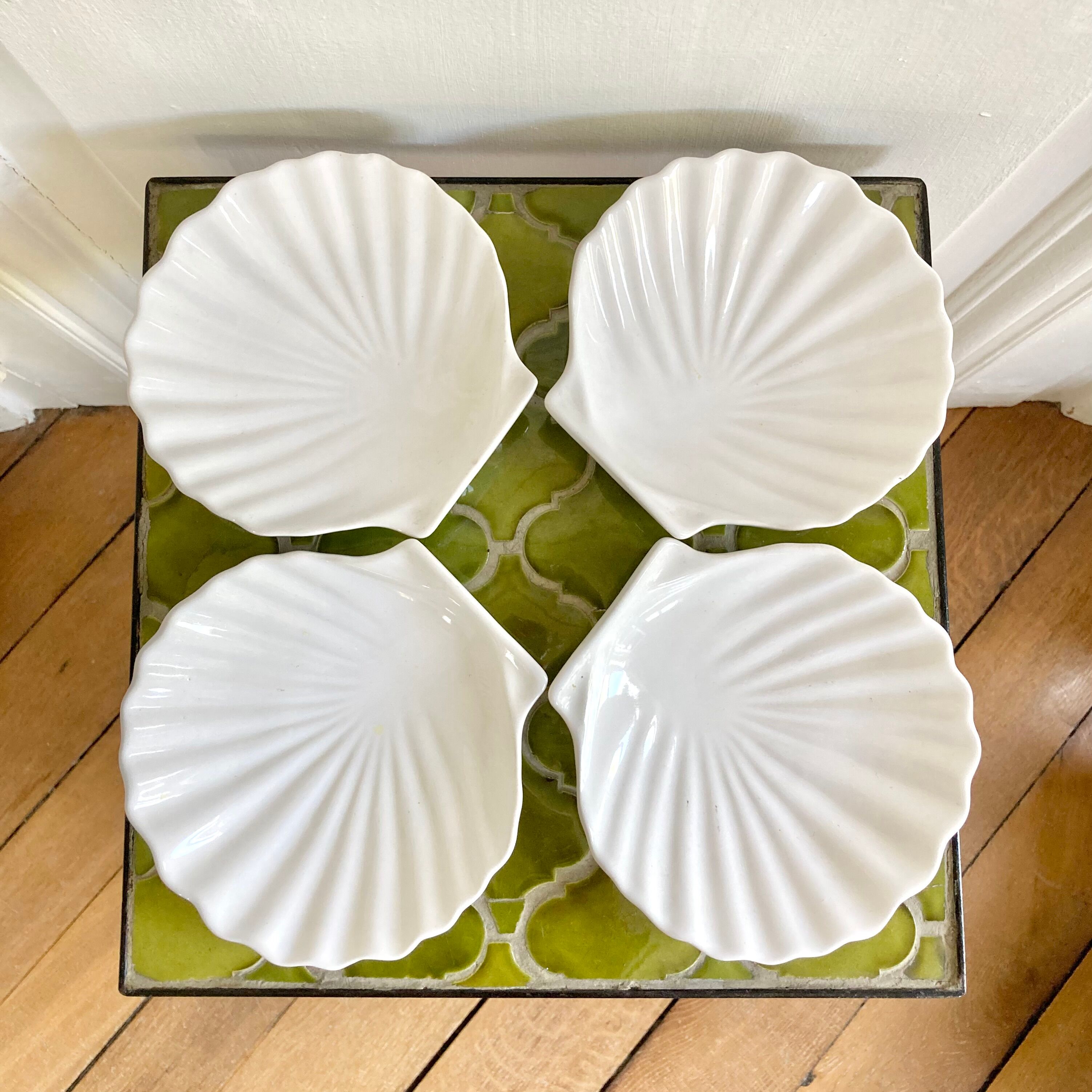 Empty scallop cups ceramic pockets