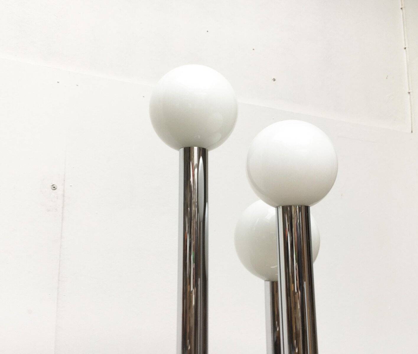 Vintage German floor lamp from the 1970s in glass and metal.