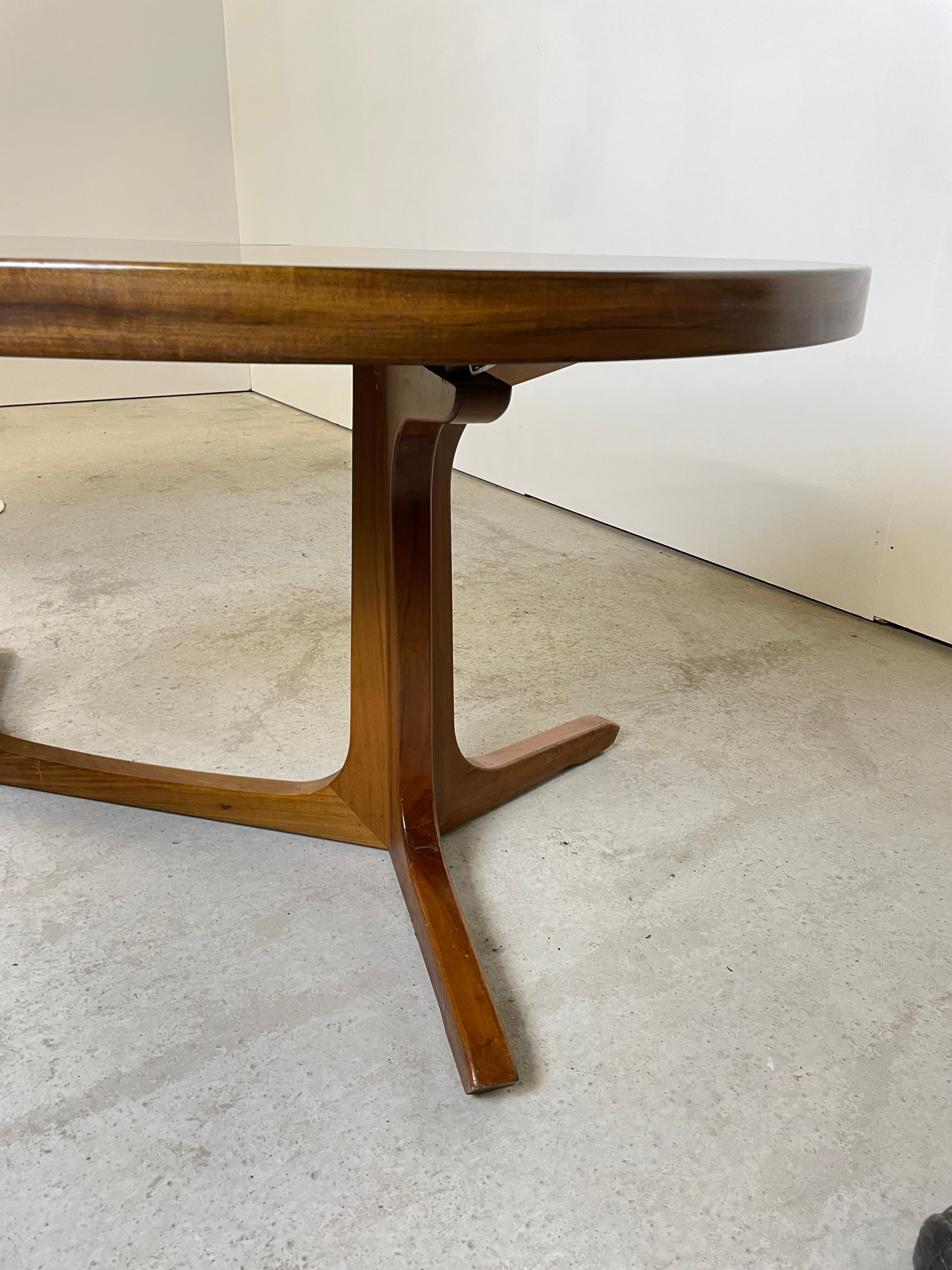 Large rosewood baumann table