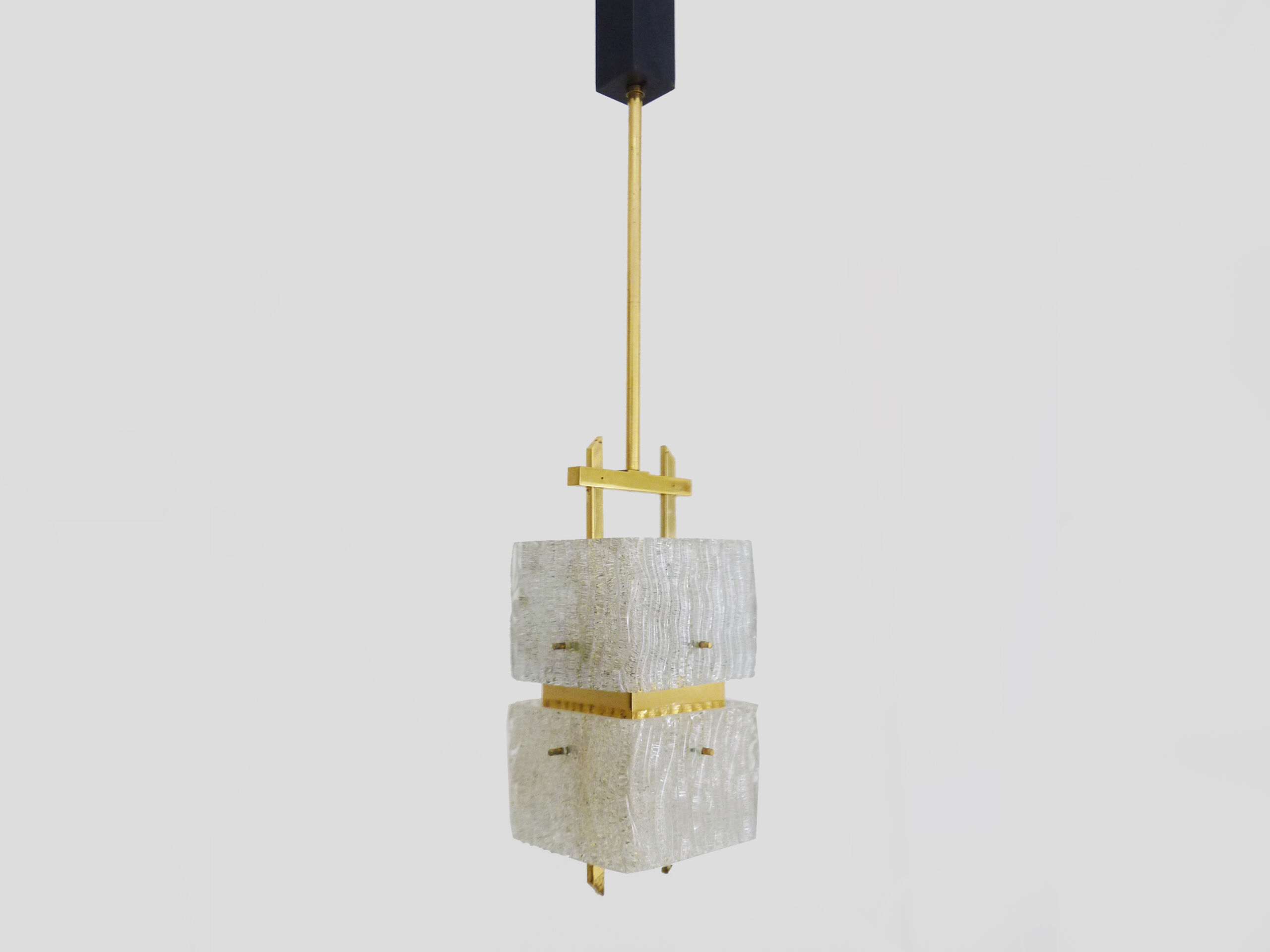 Lustre en laiton et verre moderniste Maison Arlus France des années 1950