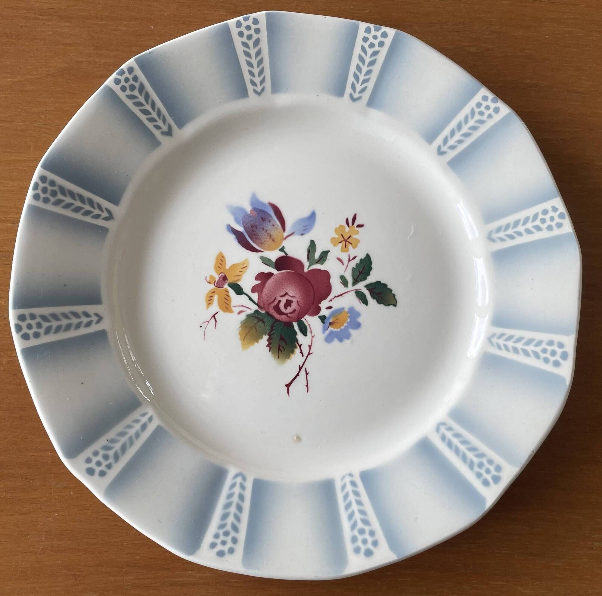 6 large flat antique plates in Sarreguemines earthenware