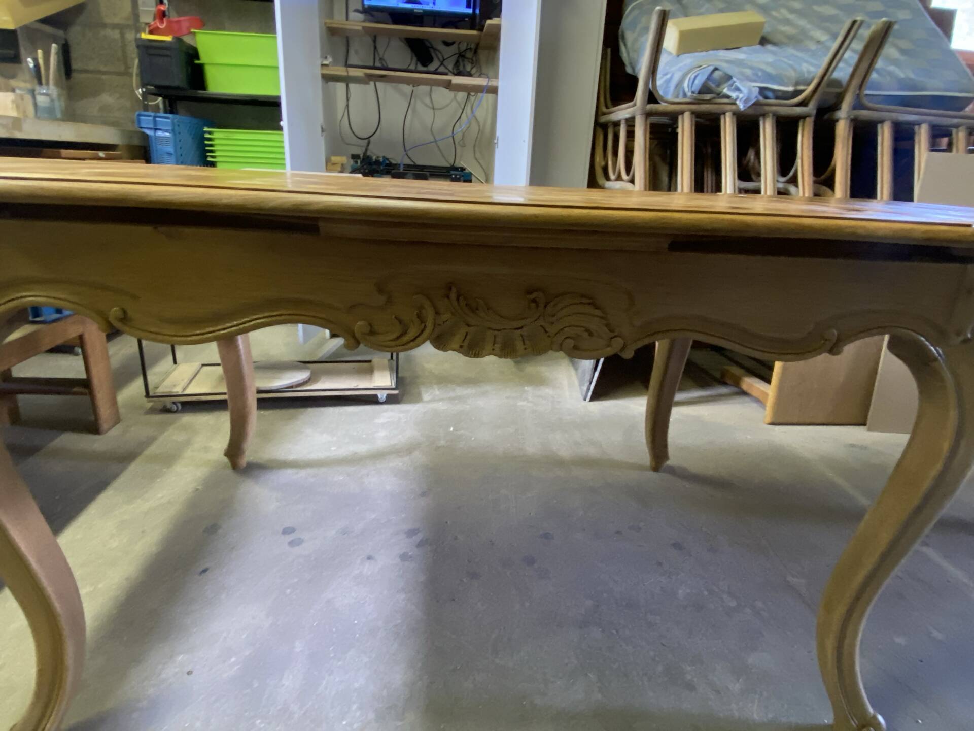 Superb Solid Oak Dining Table in Louis XV Style