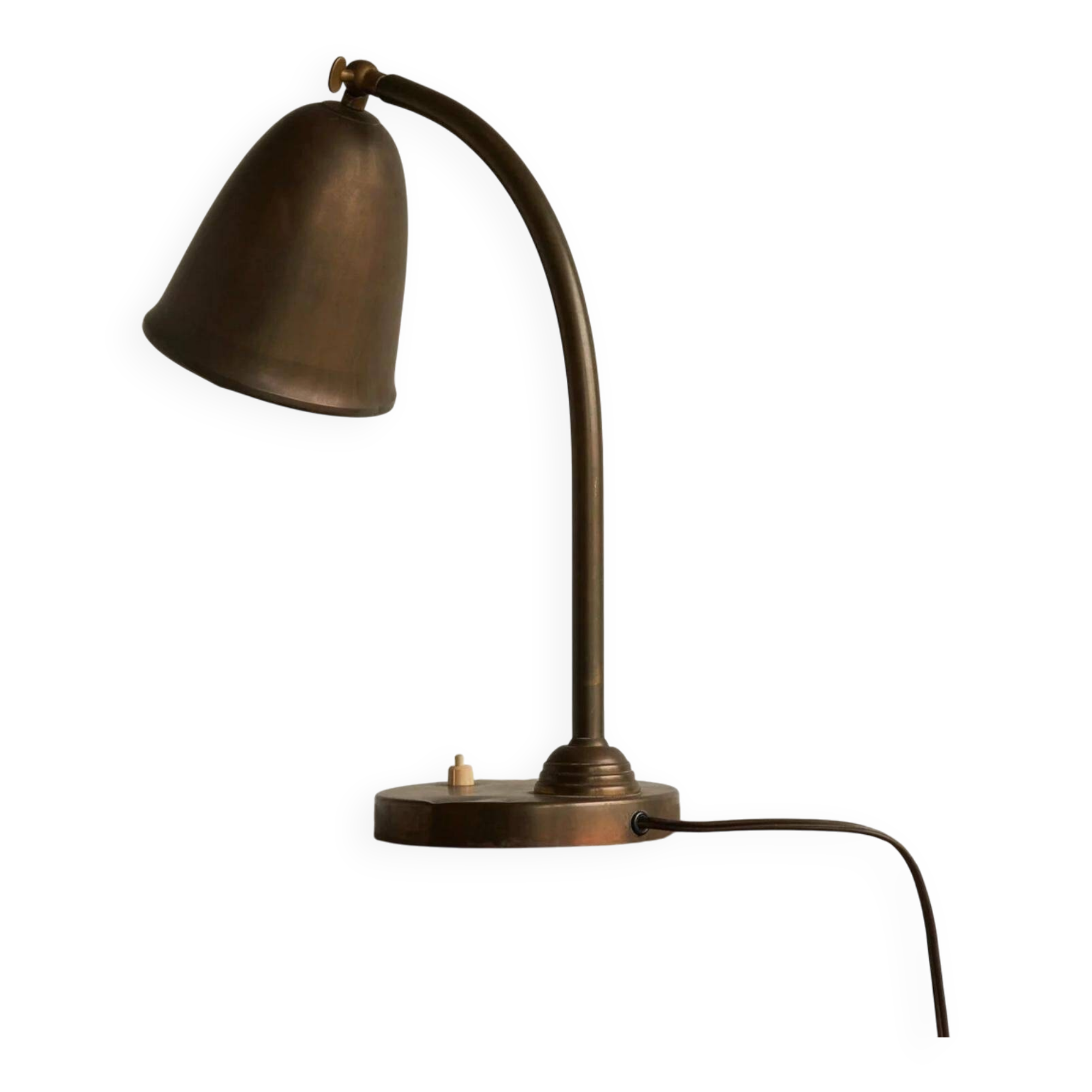 Art Deco table lamp in patinated brass from the 1930s.