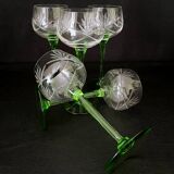 12 Verres à vin blanc en cristal taillé