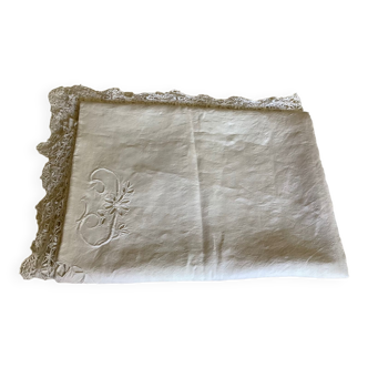 Ancien drap brodé monogramme CA