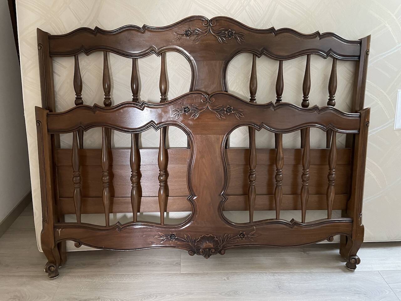 Bed 130 Provencal style solid wood