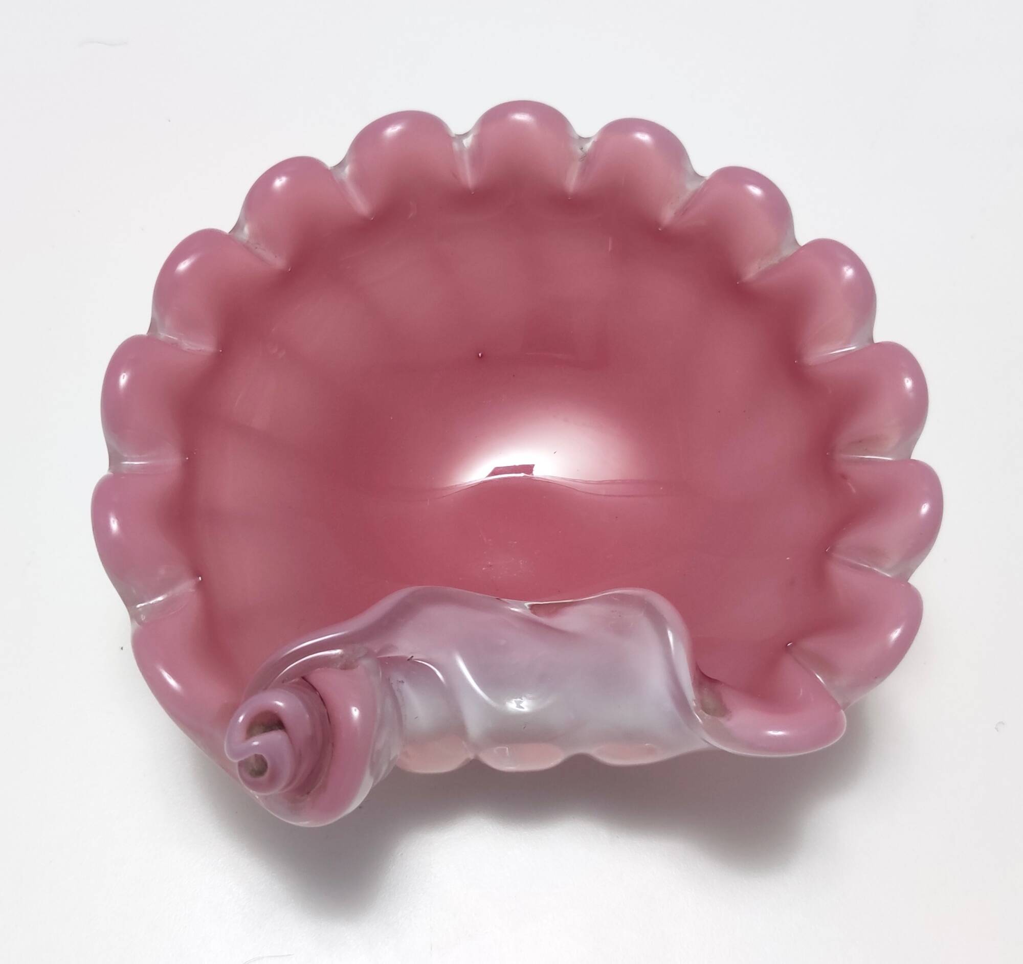 Vide poche, cendrier en opaline rose et verre Lattimo par Fratelli Toso, Italie