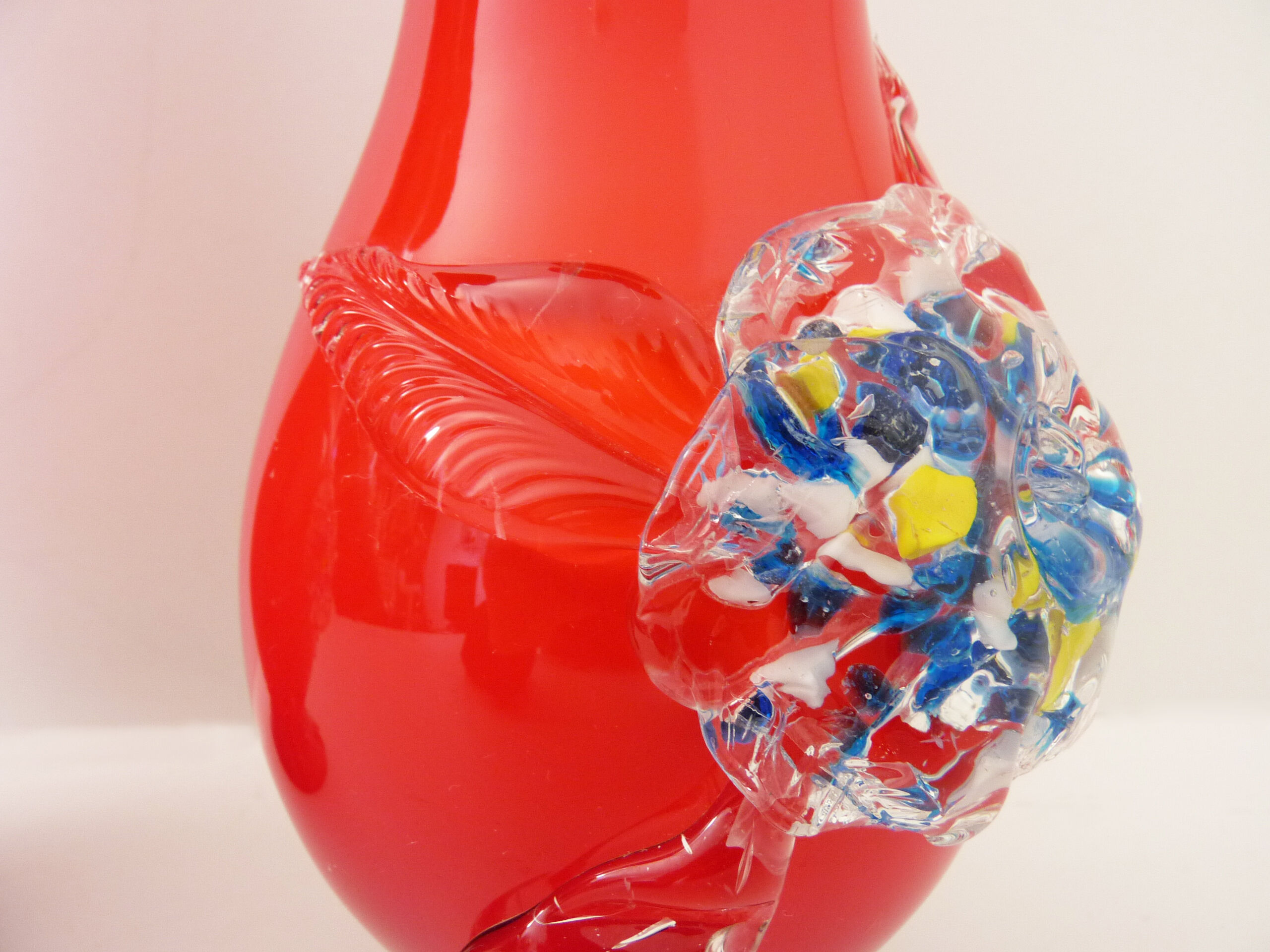 Murano ruby red blown glass vase, with floral decoration with colorful inclusion. Unit