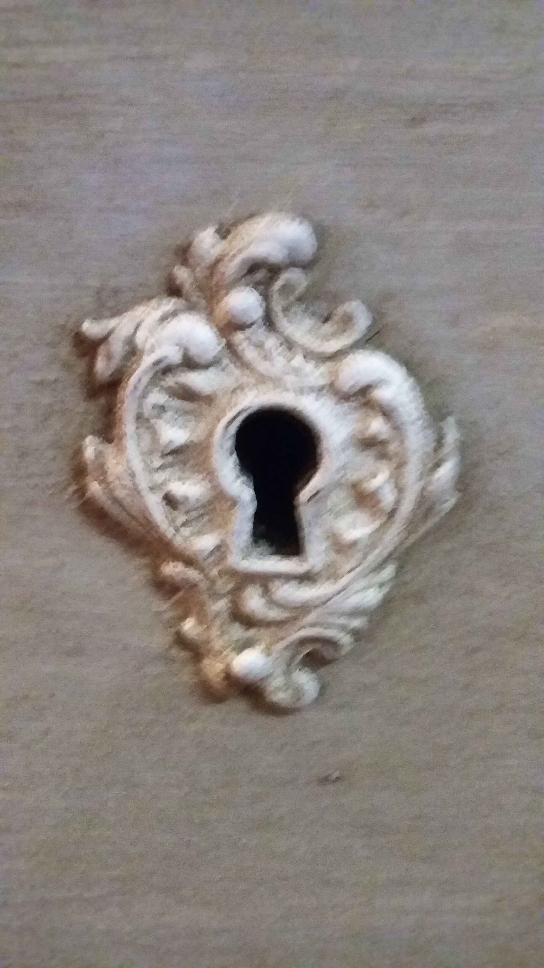 Commode style Louis XV patinée
