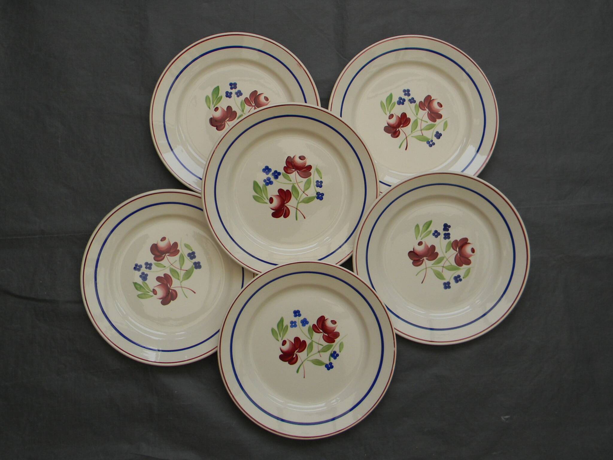 Set of 6 Luneville earthenware dessert plates. Bagatelle model.