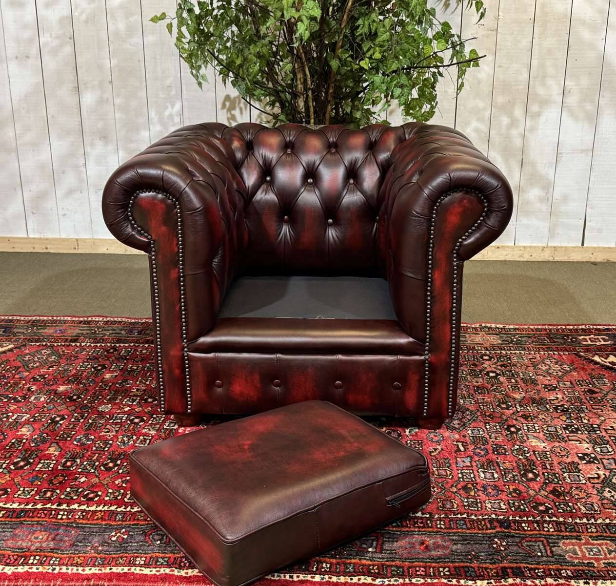 90s red leather Chesterfield armchair