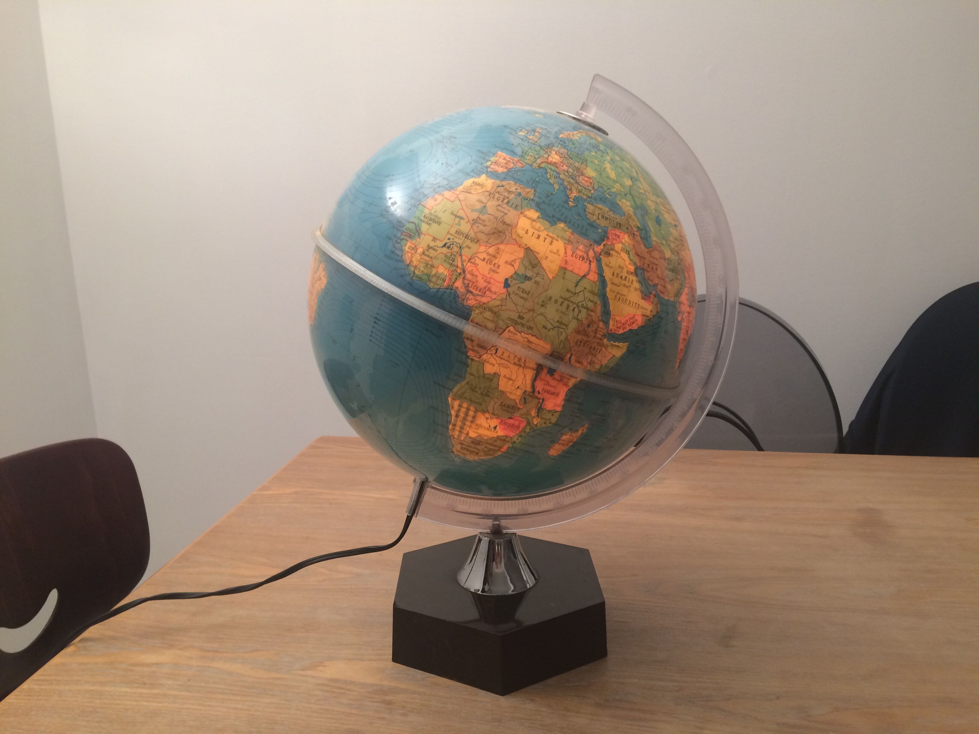 Lamp Globe Grange Batelière 1973