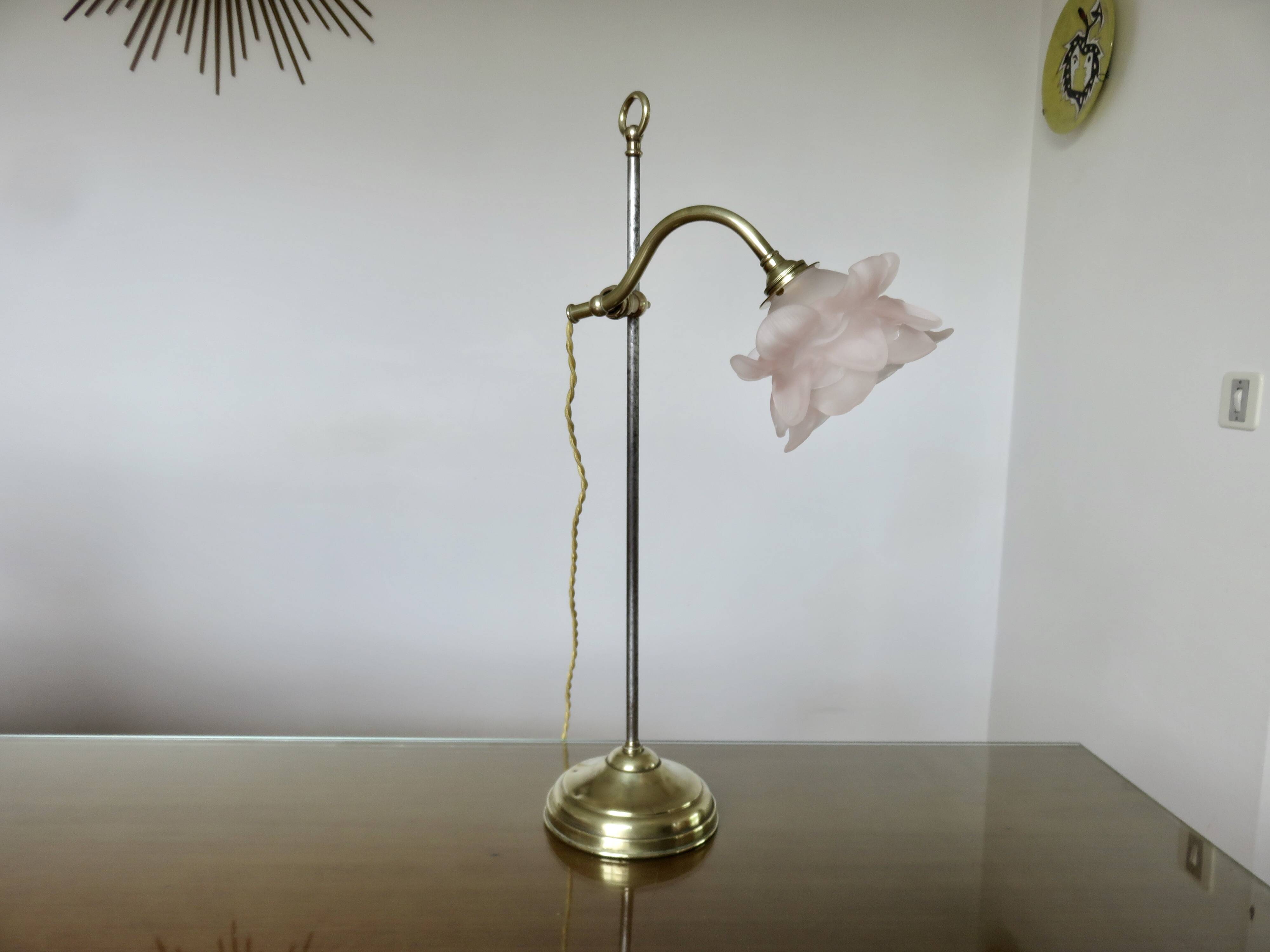 Art Nouveau jeweler's lamp in bronze and glass paste tulip