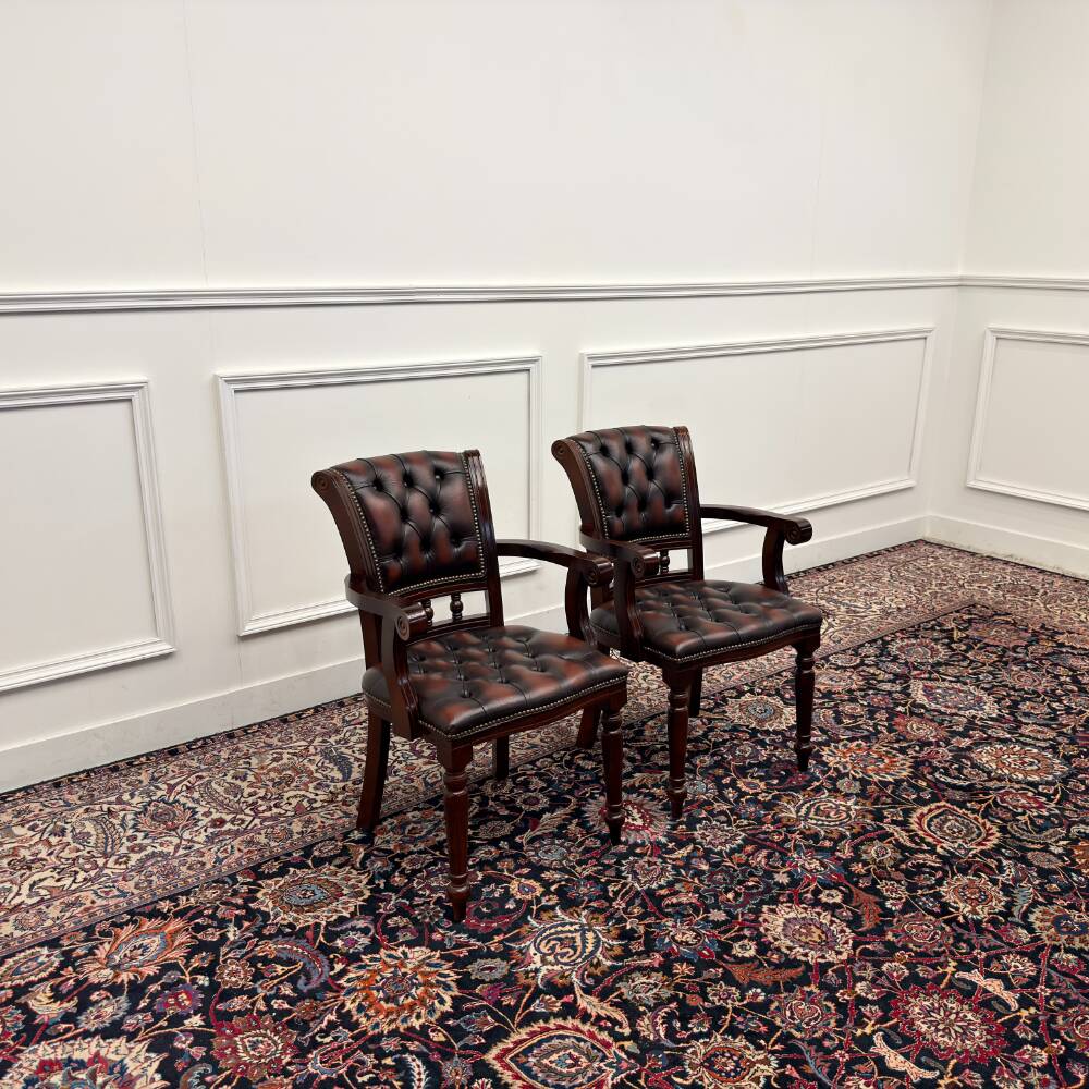 Ensemble de chaises de bureau anglaises bordeaux