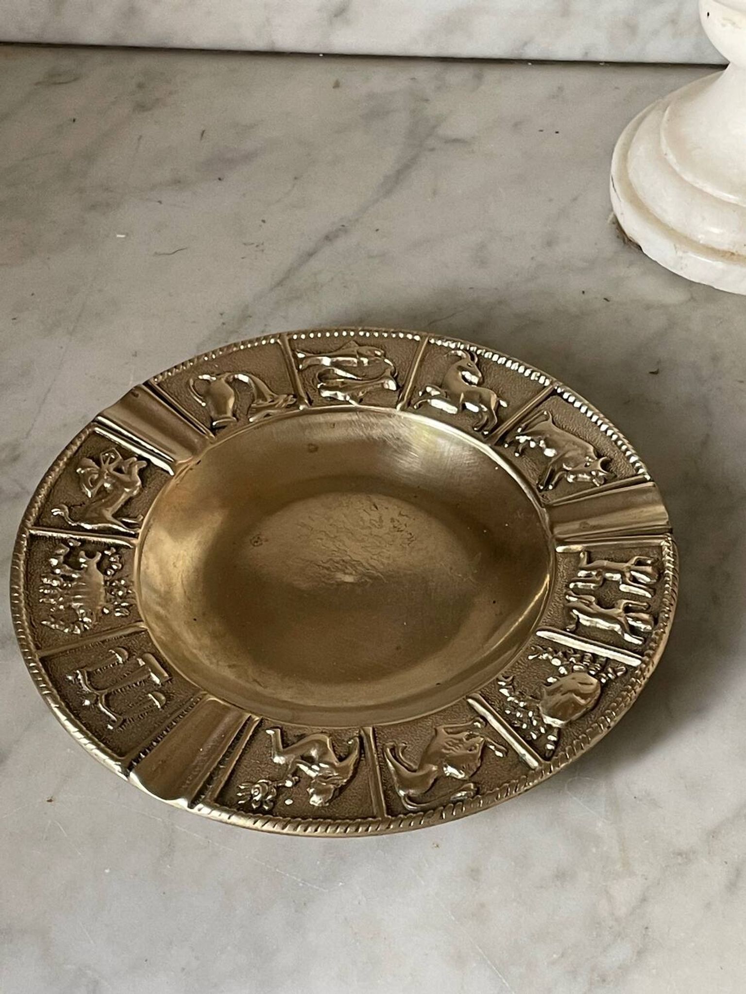 Cendrier horoscope en bronze doré vintage