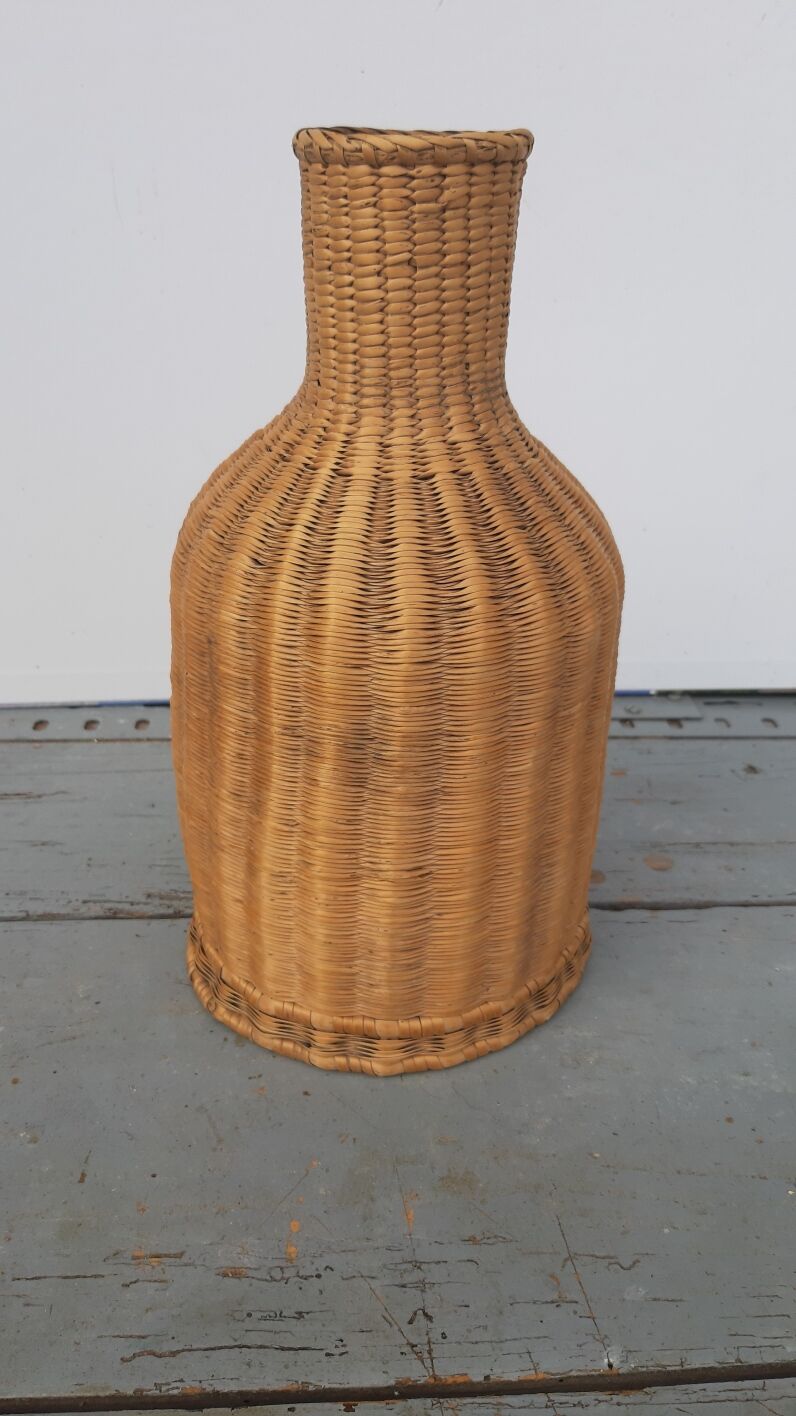 Vase bouteille vintage en osier