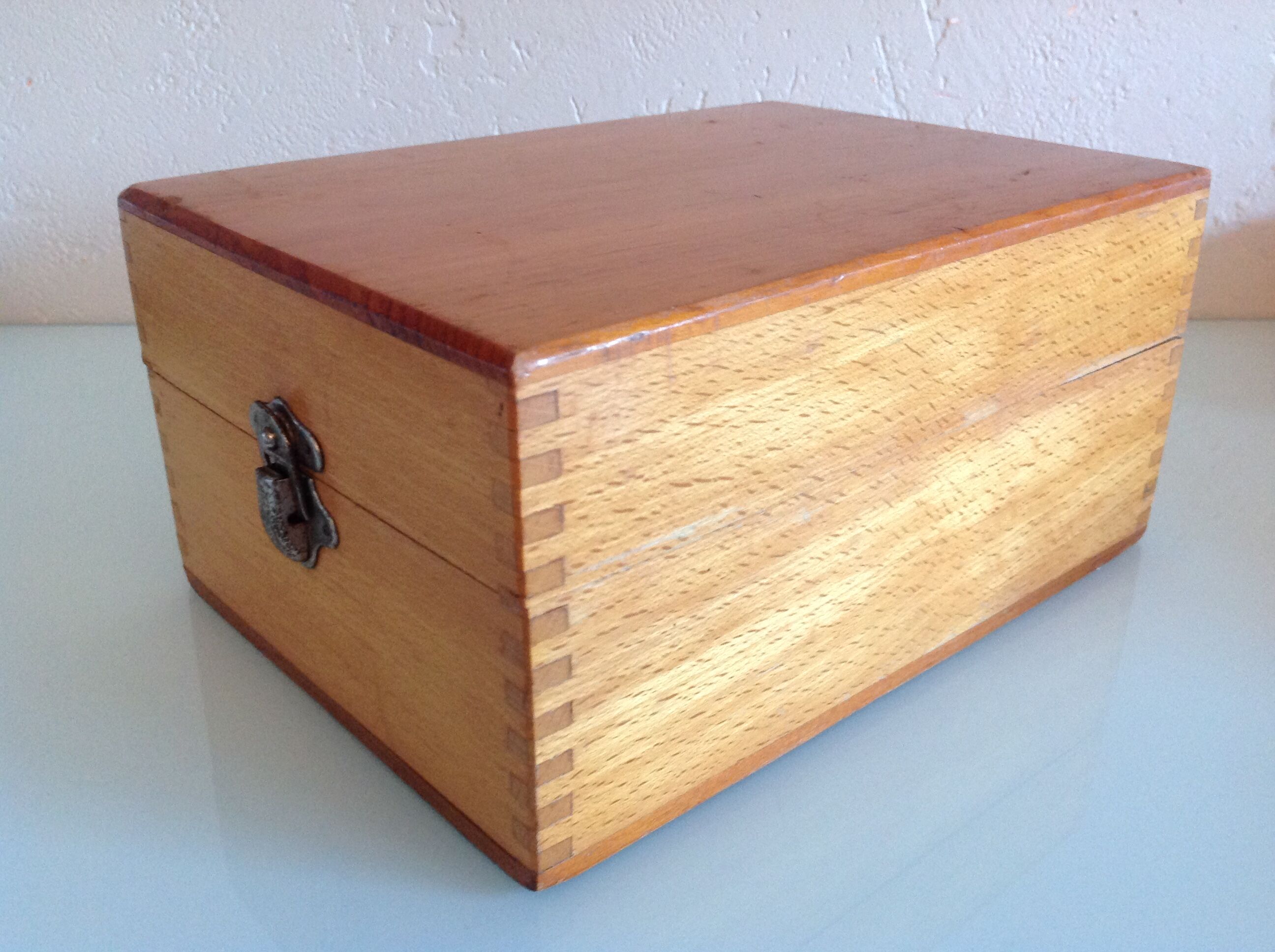 Varnished/vintage wood plug box 60s-70s