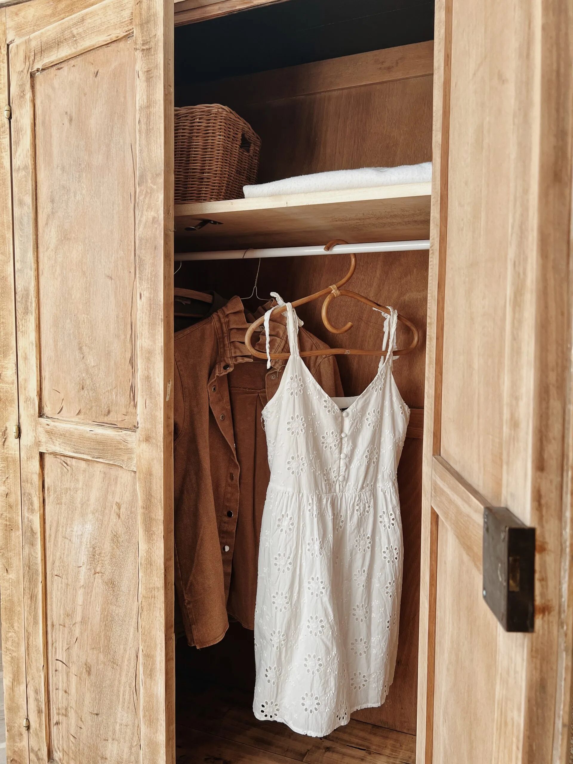 Parisian wardrobe in beech wood