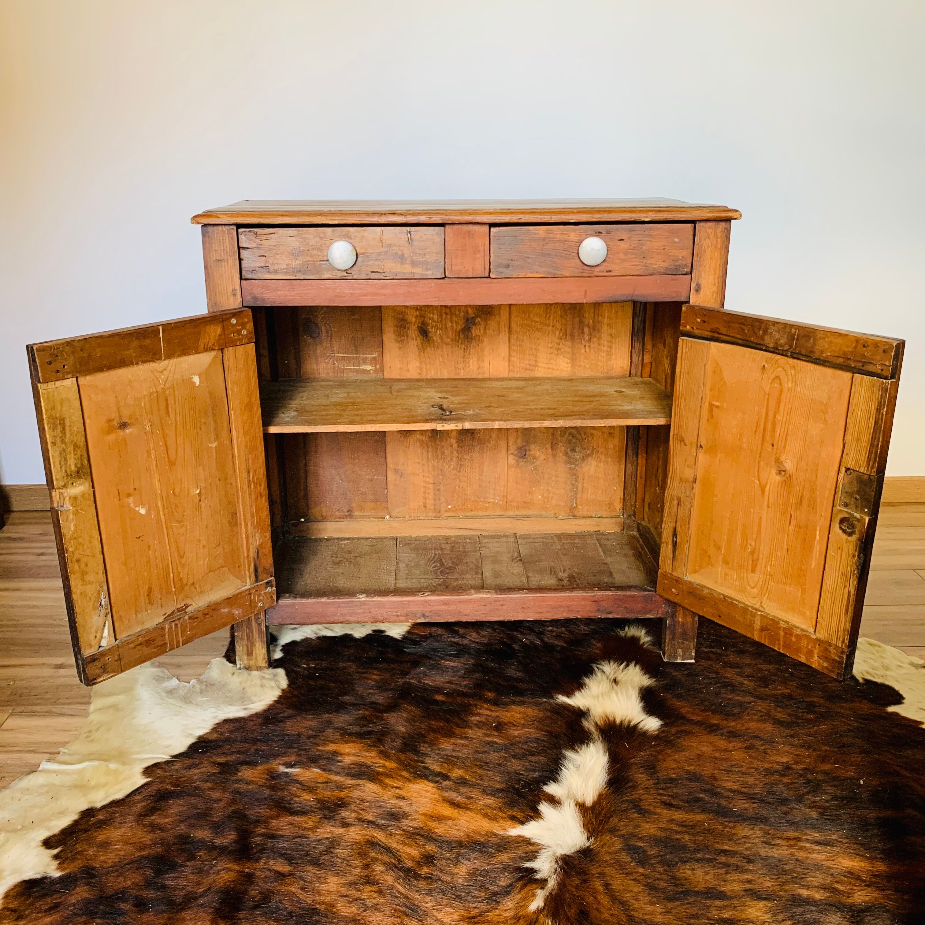 Buffet parisien marron