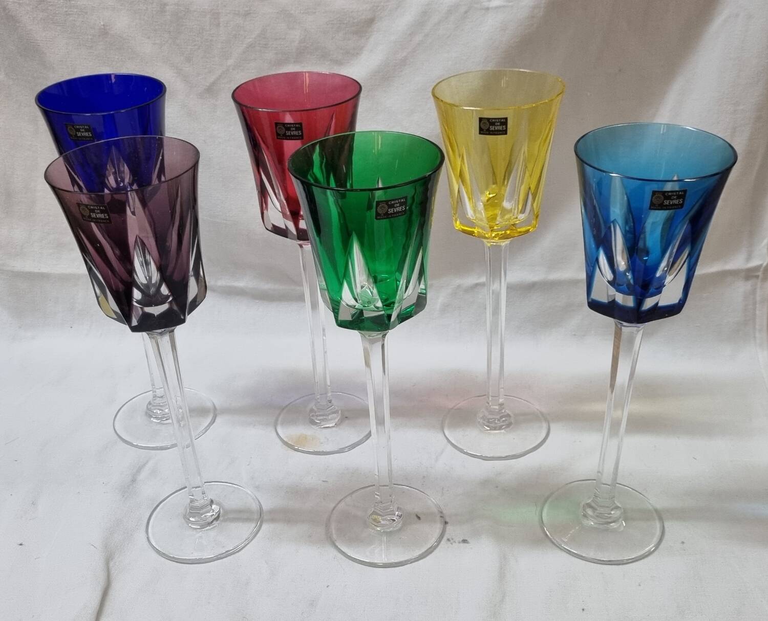 6 colored stemmed glasses in Sèvres crystal, 1980