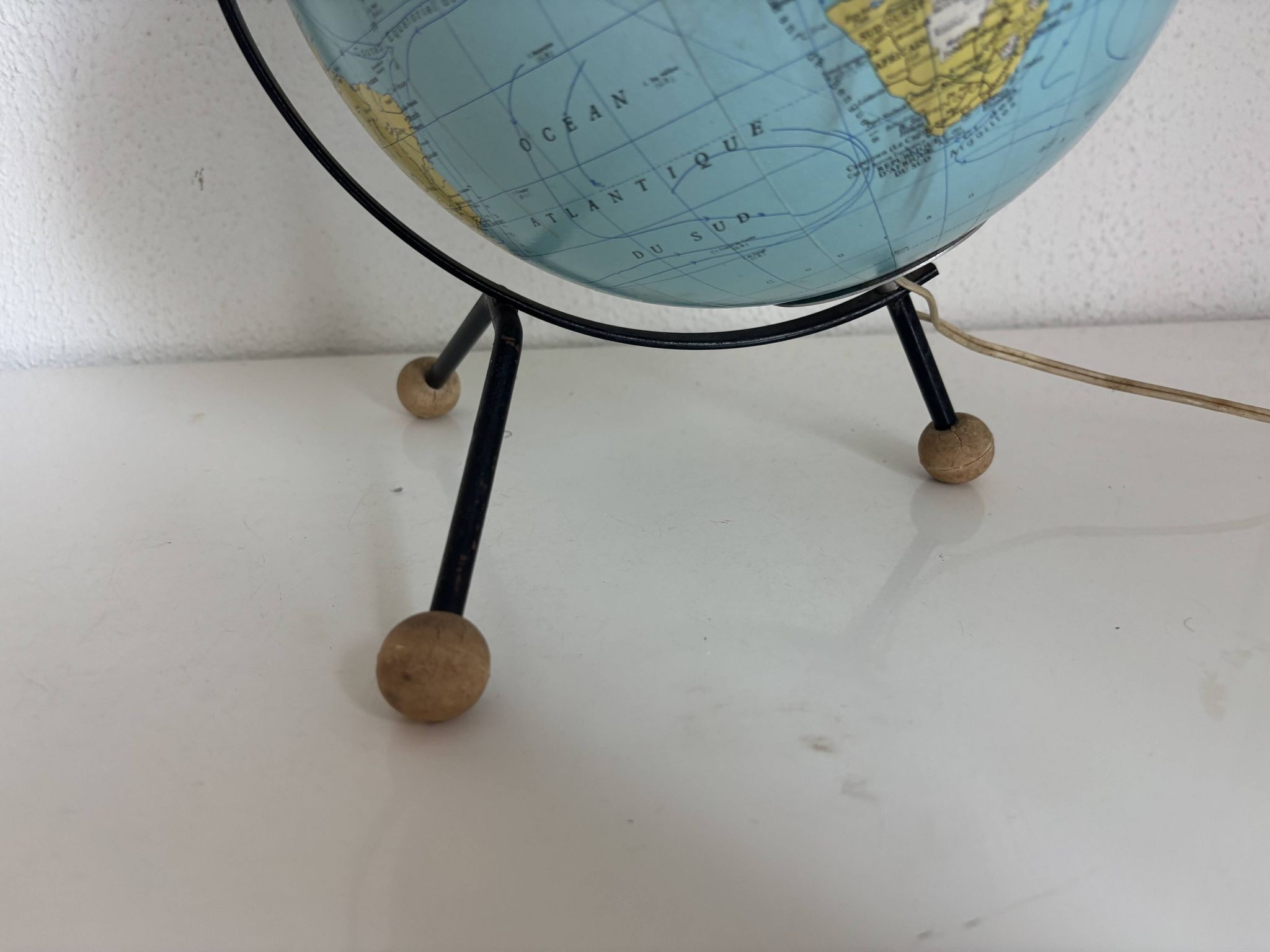Vintage globe 1962 terrestrial world map glass tripod Taride - 32 cm