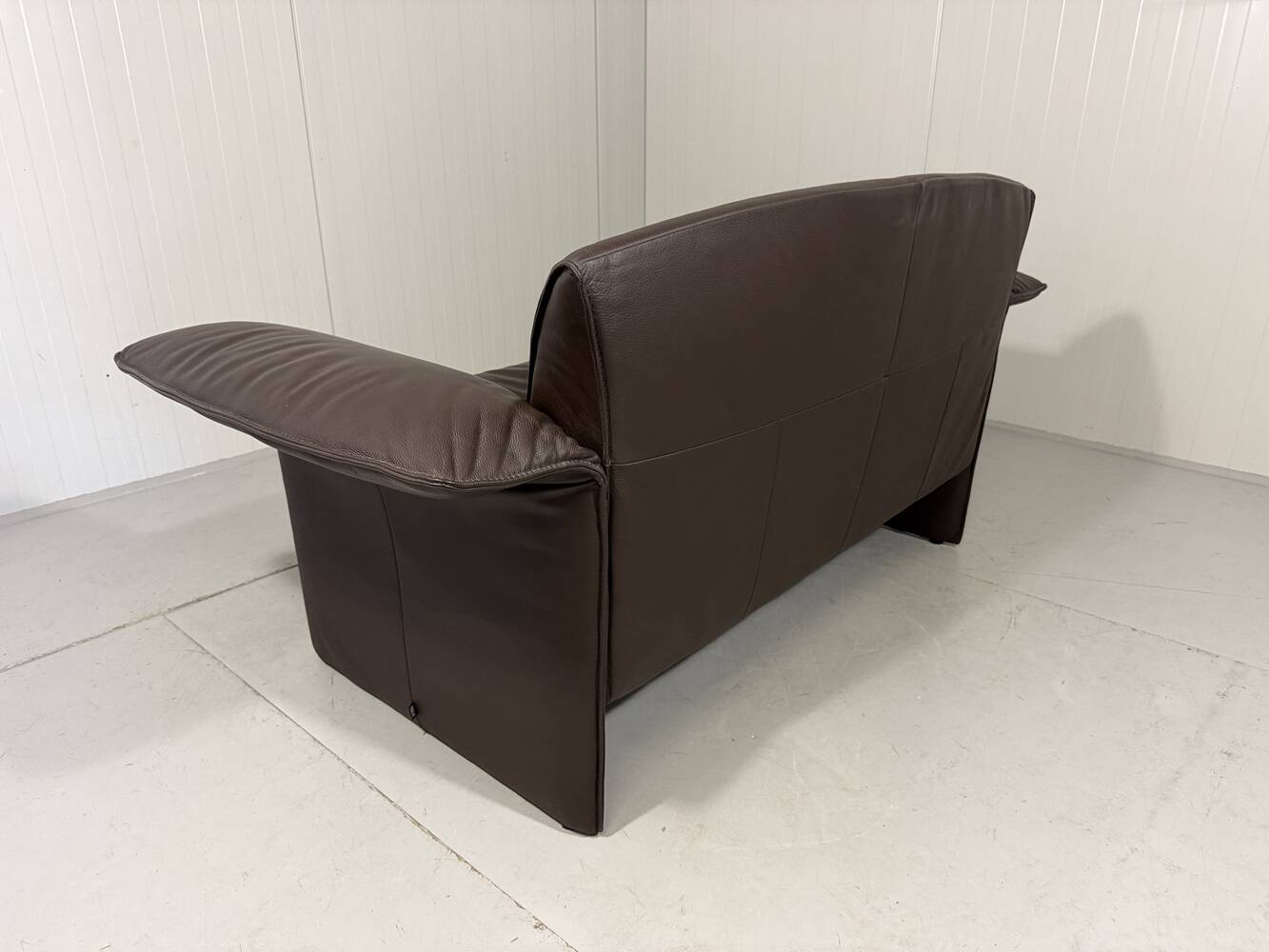 Christophe Giraud brown leather sofa Indy, Jori Belgium 1990’s