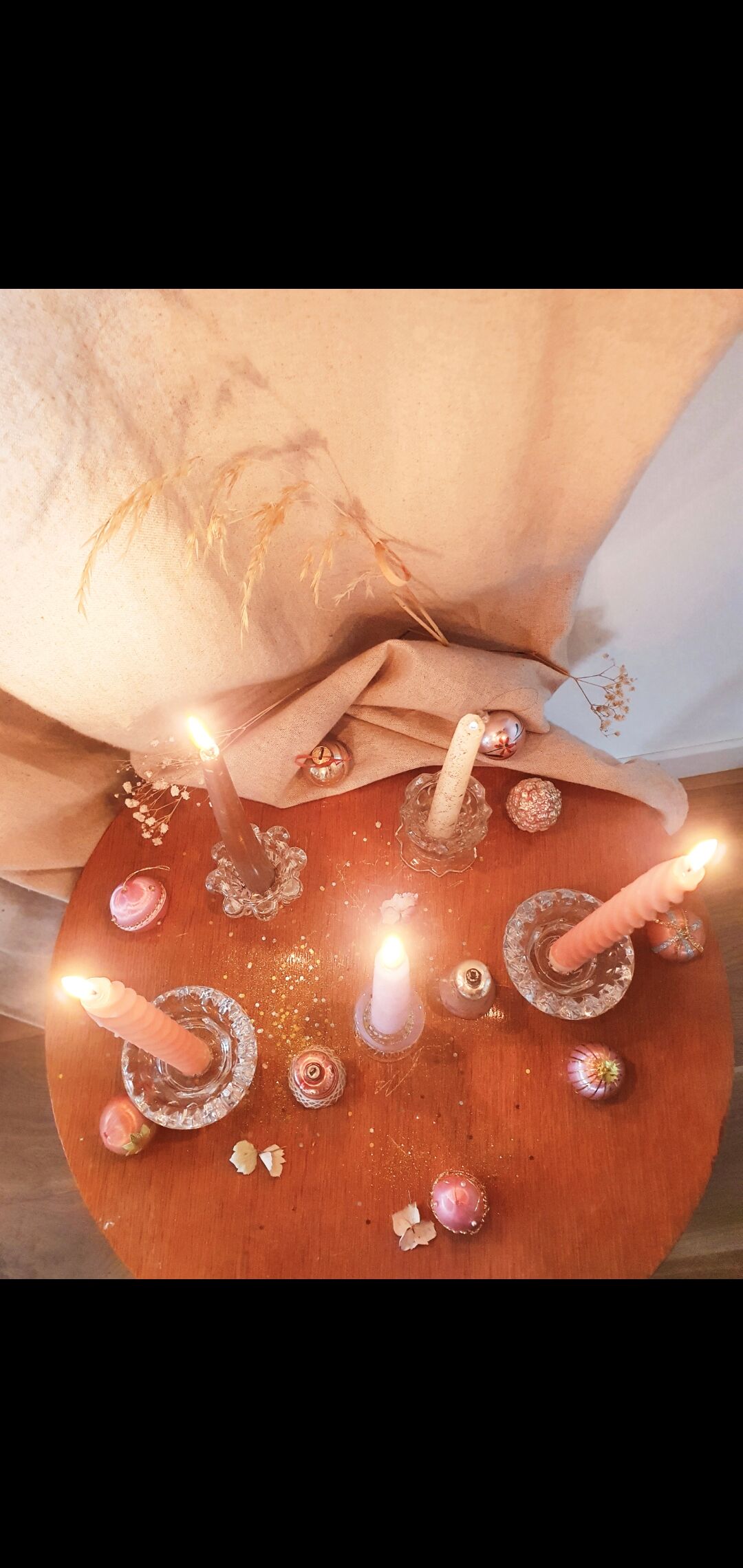 Saucer model glass candlesticks