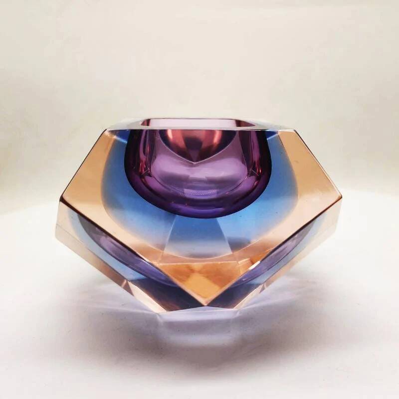 1960s rare colours multifaceted ashtray or catch-all in Murano glass by Flavio Poli for Seguso. Made in Italy