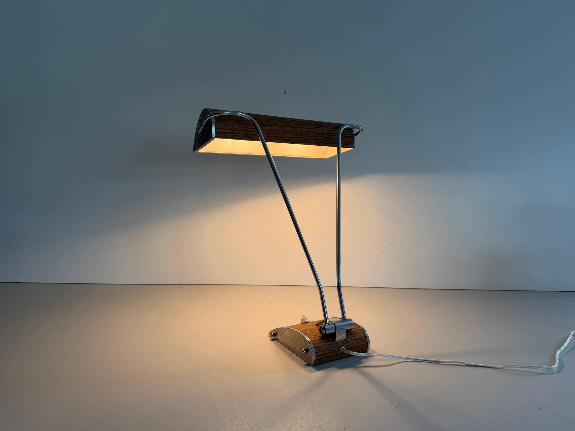 Large metal desk lamp with Wood Design texture by Eileen Gray, 1950s, France.