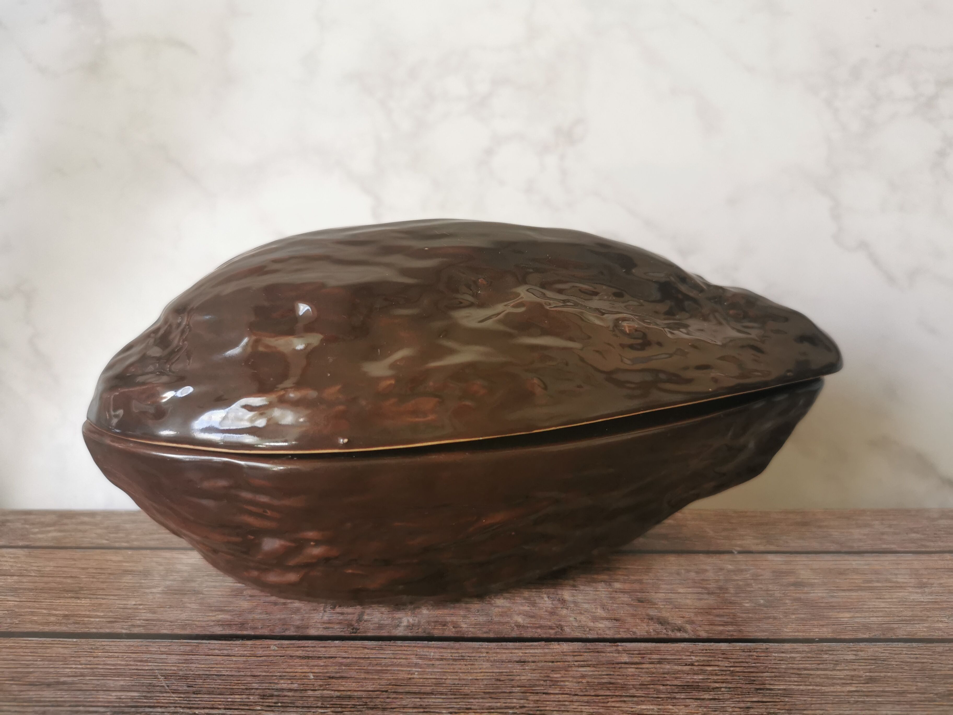 Ceramic box pod cocoa bean