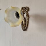 Ancienne applique murale en laiton doré  et tulipe en verre