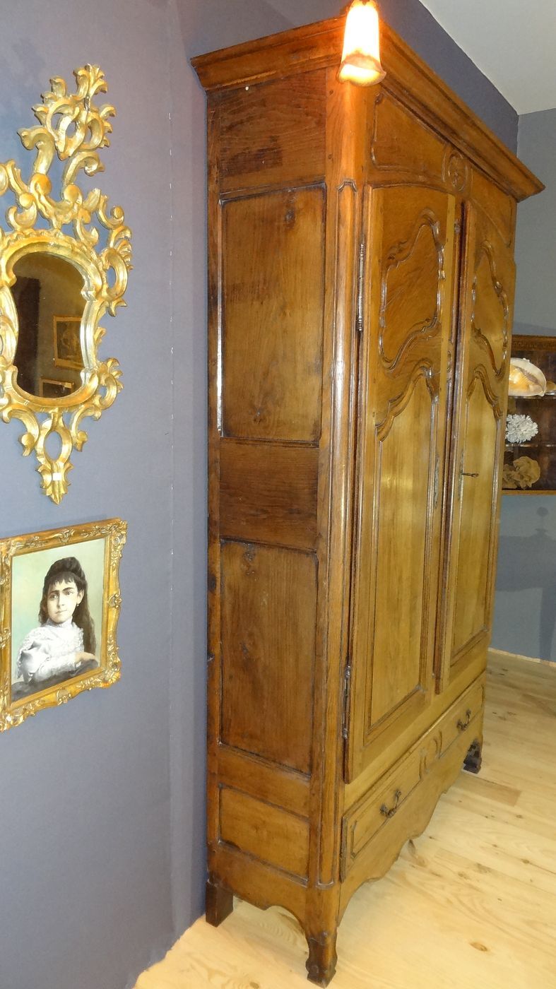 Louis XV period oak cabinet 1.57 x 2.53 m