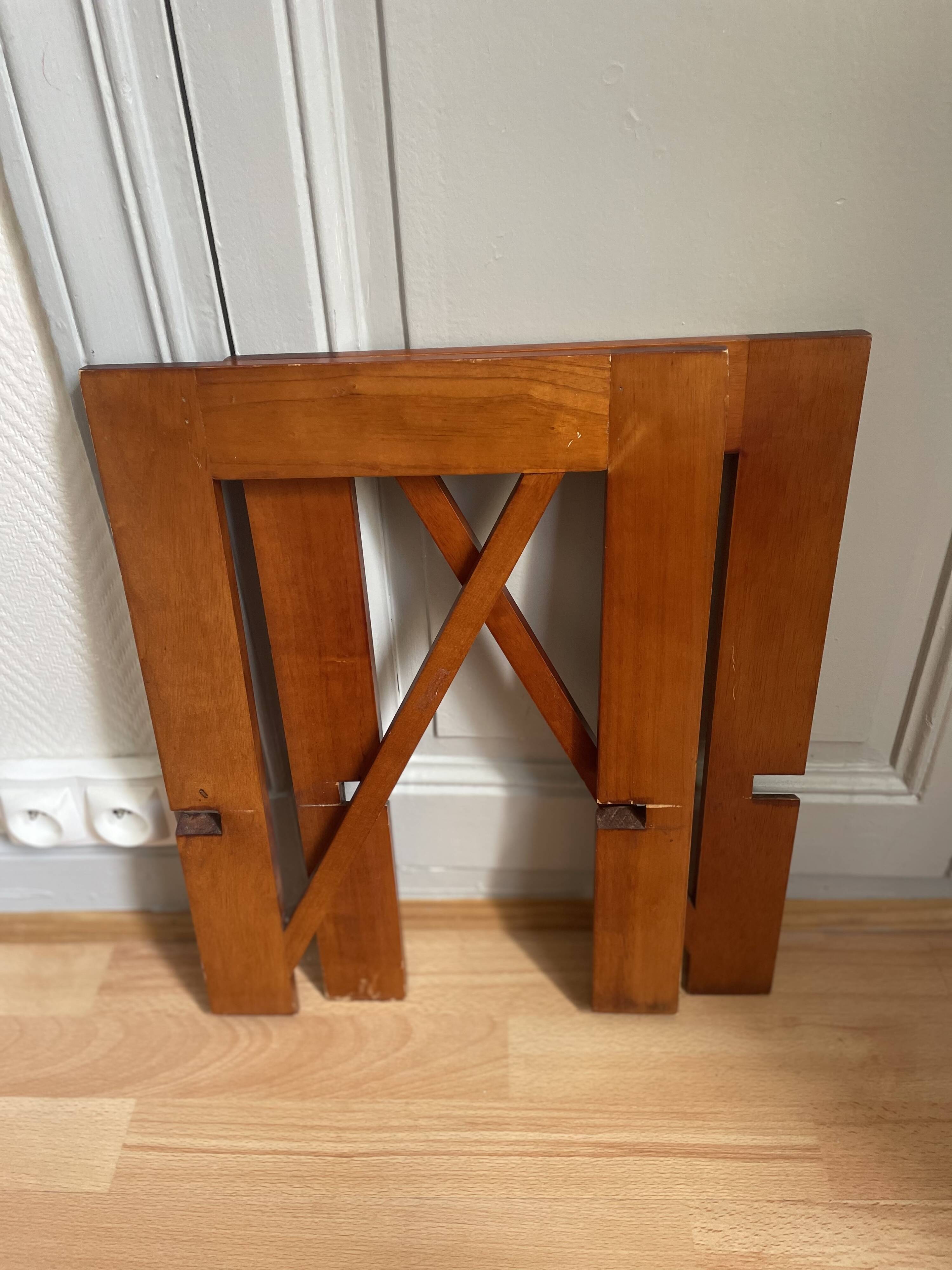 Wooden magazine rack