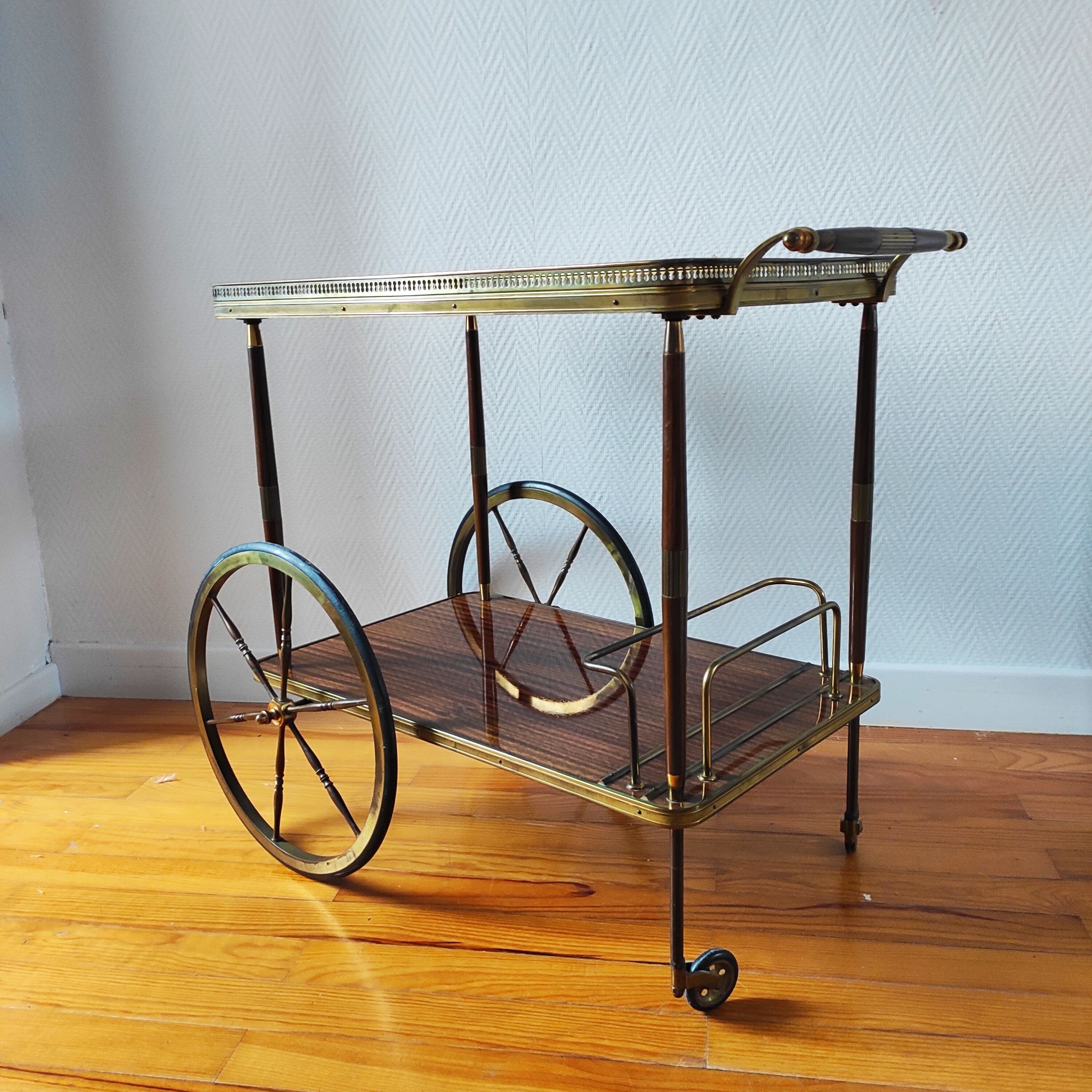 Rolling service or service trolley