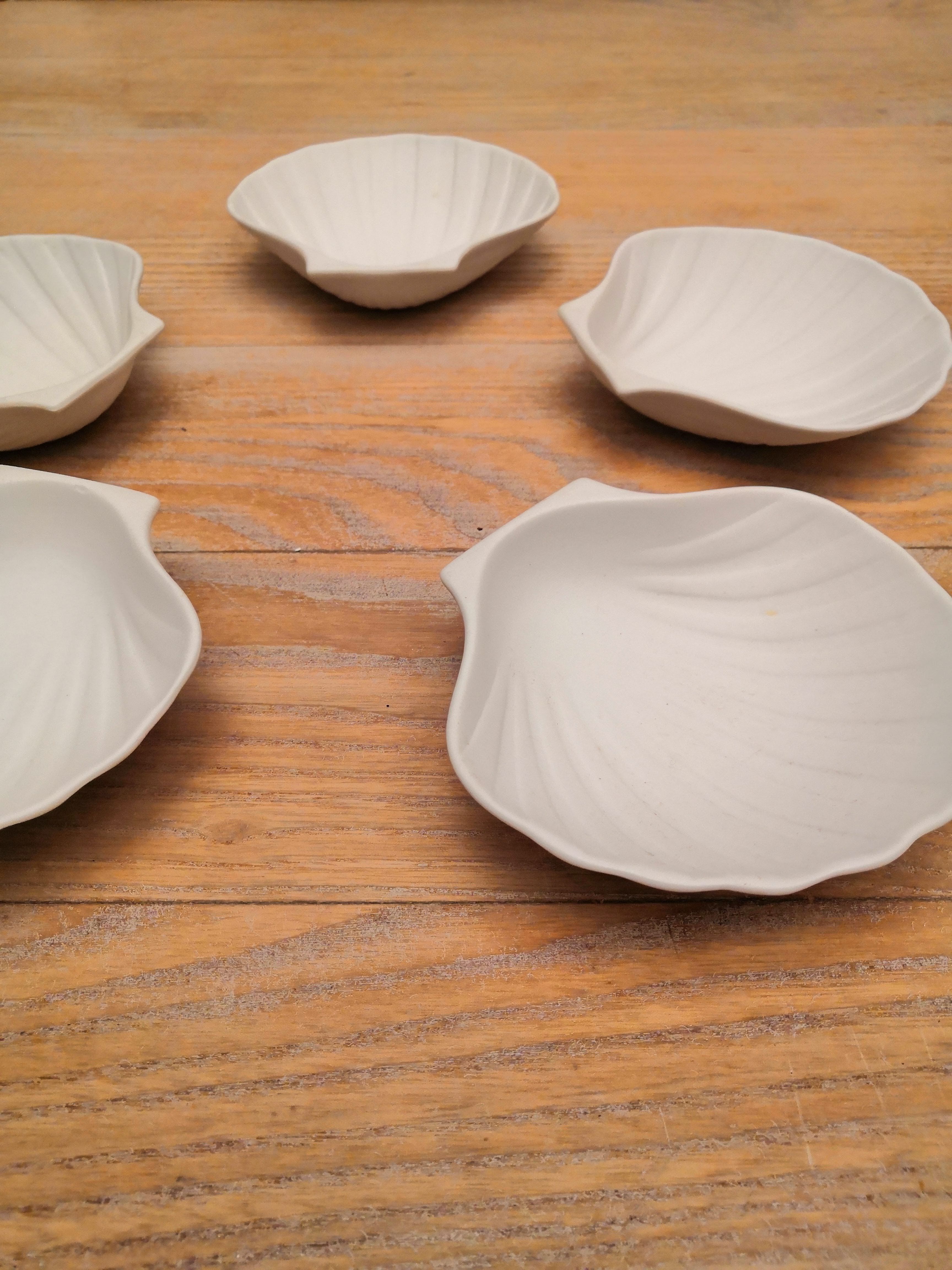 Ceramic bowls