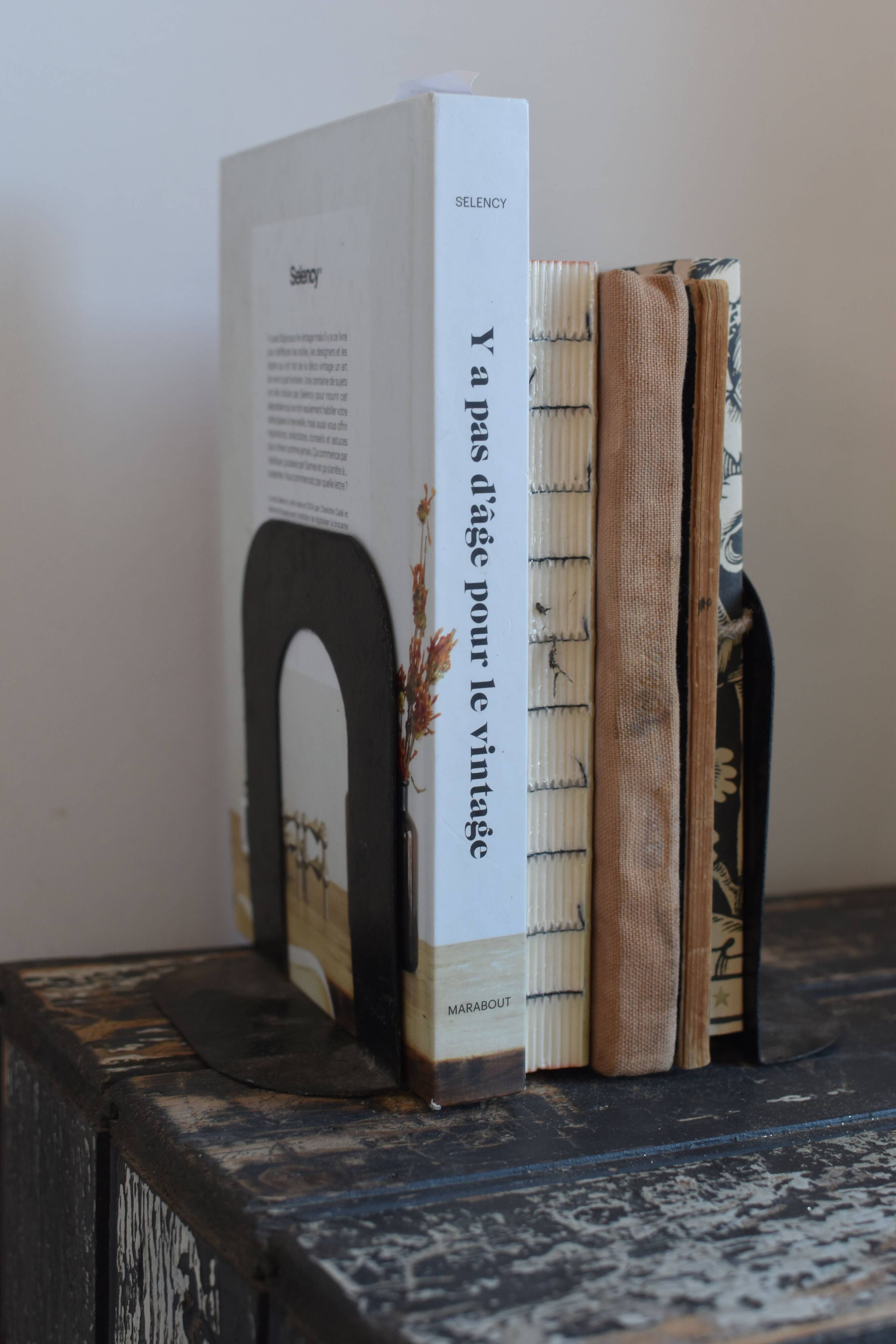 Pair of esprit gras ravel bookends