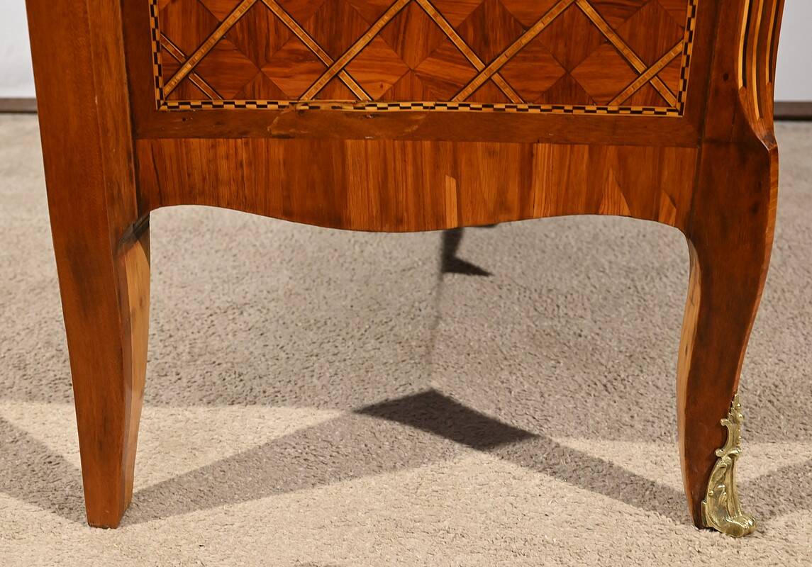 Rosewood and Mahogany chest of drawers, Louis XV / Louis XVI Transition style – Late 19th century