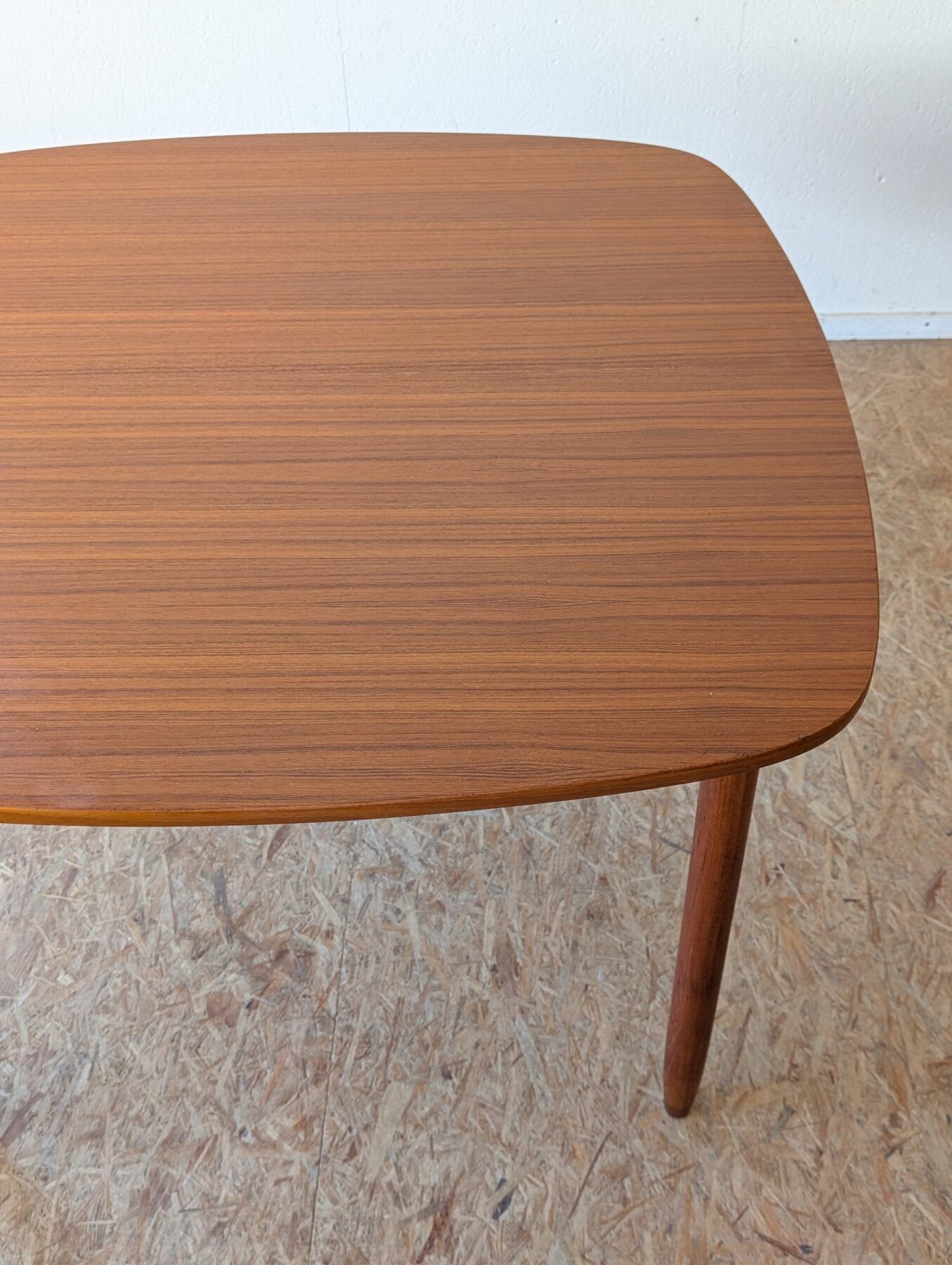 Table carrée teck scandinave extensible années 60