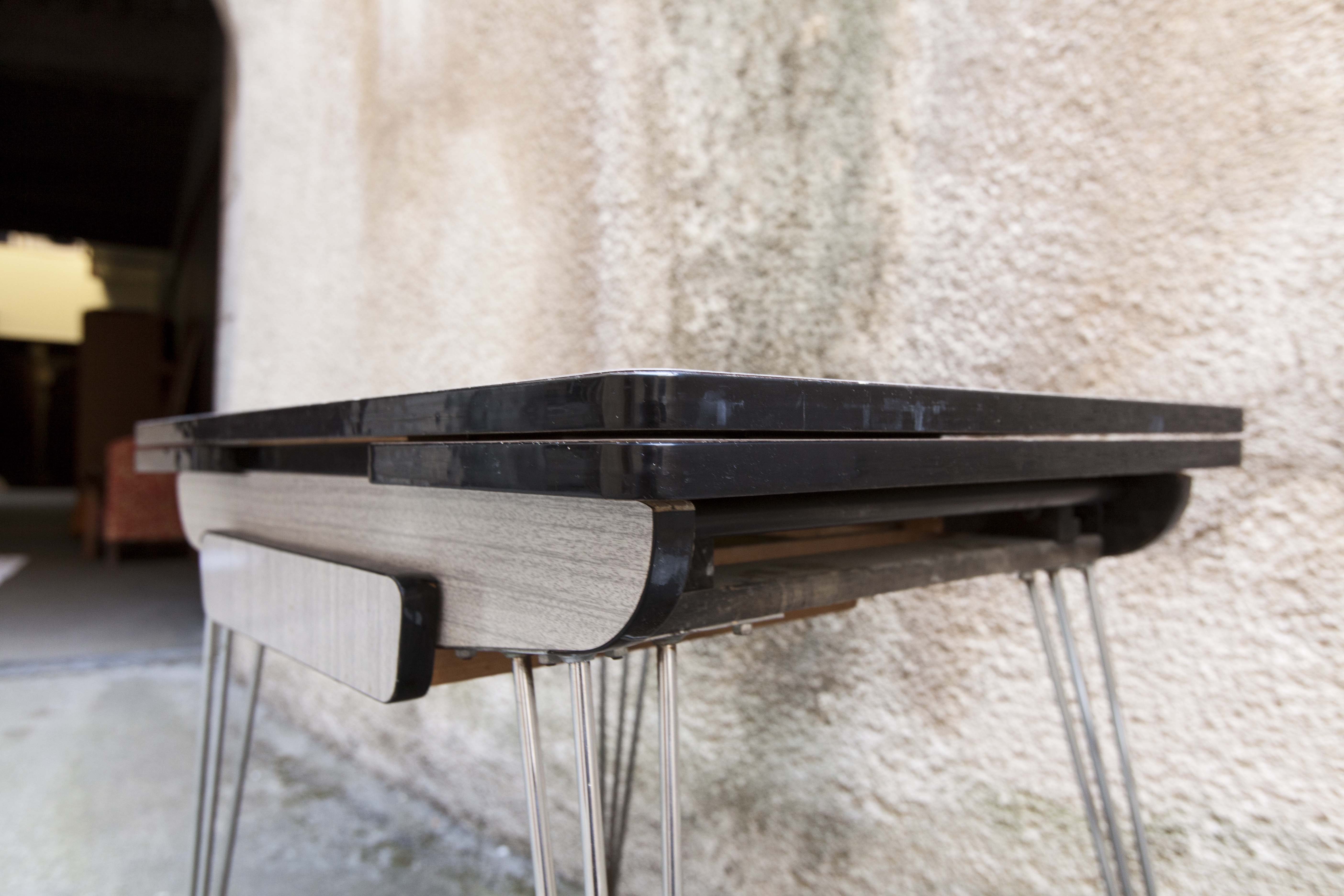 Set table formica and 2 chairs