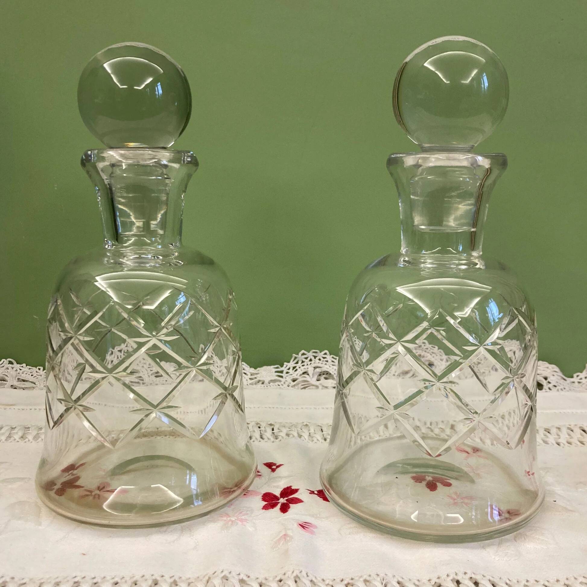 Baccarat beautiful pair of cut crystal carafes with crossed bevels | decanter