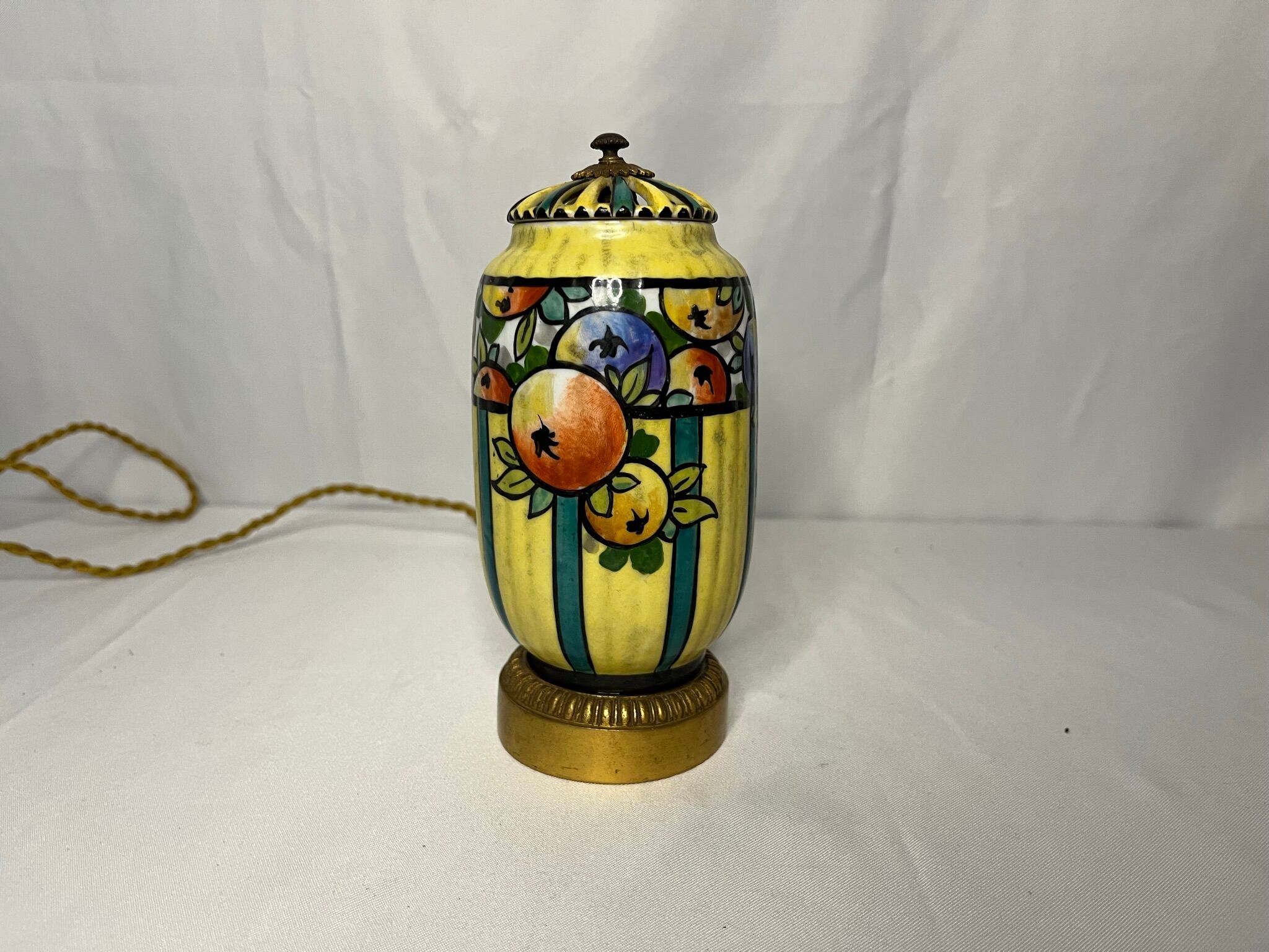 Porcelain lamp